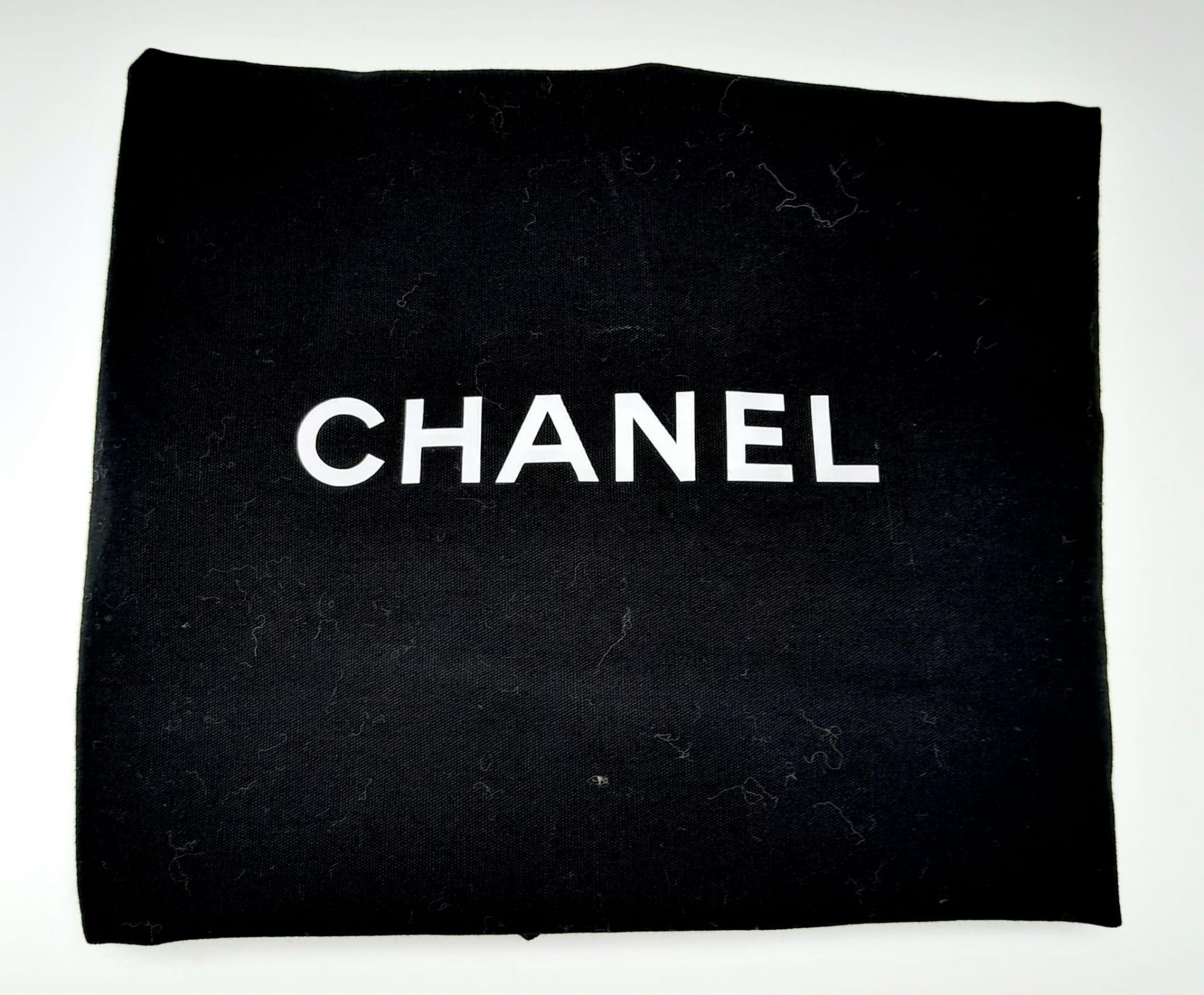 A Chanel Black Leather Boy Bag. Chevron decorative soft black leather with an antique style/finish - Bild 12 aus 12