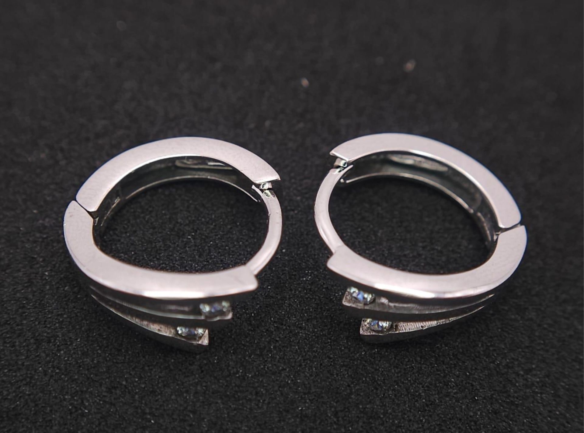 Pair of 18K White Gold CZ Mini Hoops earrings, 3.1g total weight - Image 6 of 10