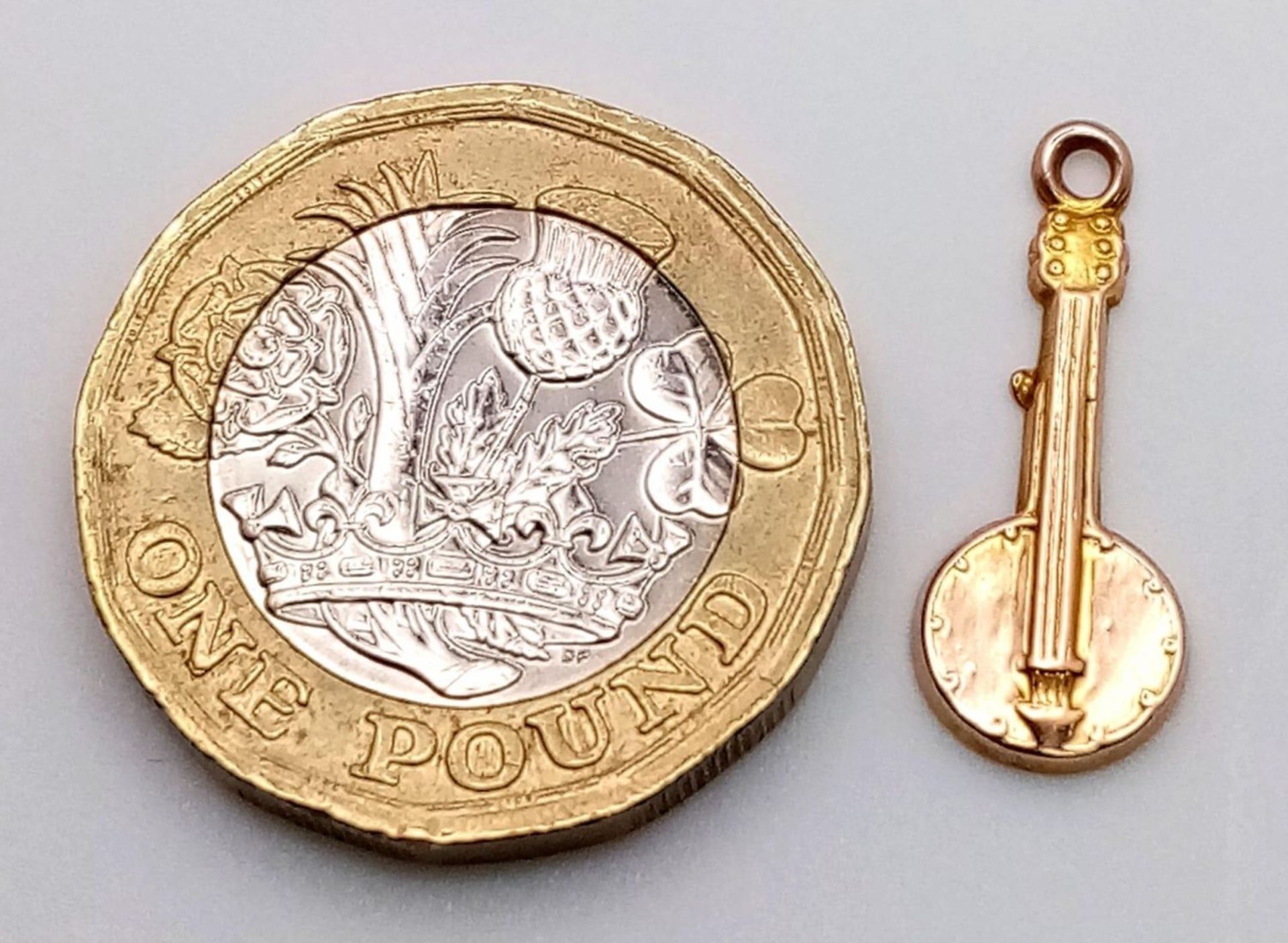 A 9K Yellow Gold Mandolin Pendant/Charm. 2cm. 0.33g - Bild 6 aus 6