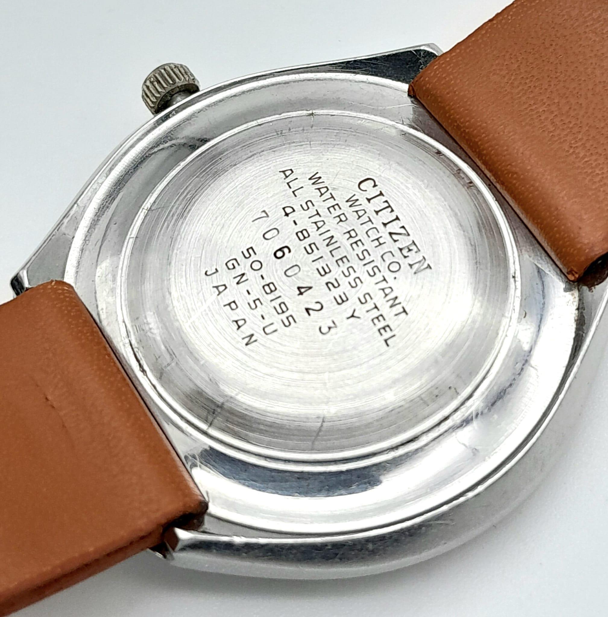 A Vintage Citizen Quartz Gents Watch. Brown leather strap. Stainless steel case - 36mm. Metallic - Image 6 of 7