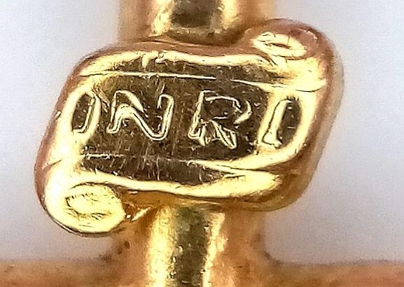 9k yellow gold crucifix pendant 1g - Bild 4 aus 5