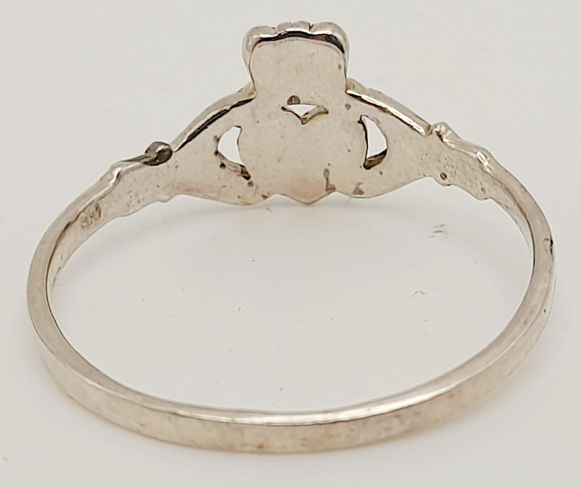 A Sterling Silver Claddagh Ring. Size Z, 2.6g total weight. Ref:8278 - Image 7 of 9