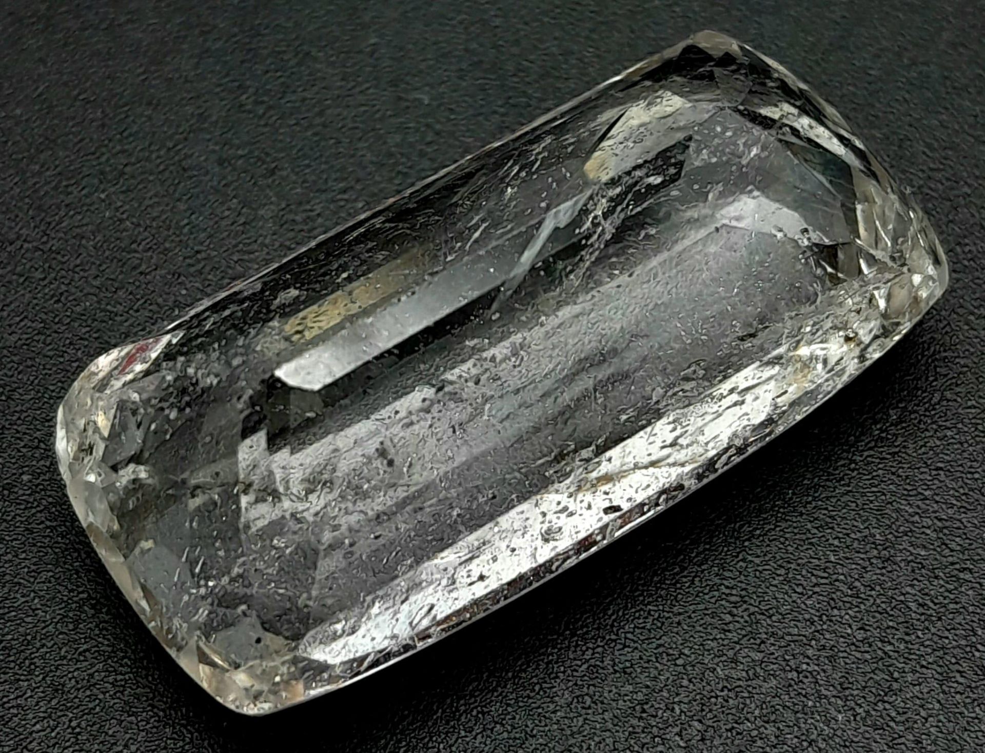 A 44.12ct Impressive Rare Goshenite Gemstone - Comes with GFCO Swiss certificate. ref: ZK 089 - Image 2 of 4