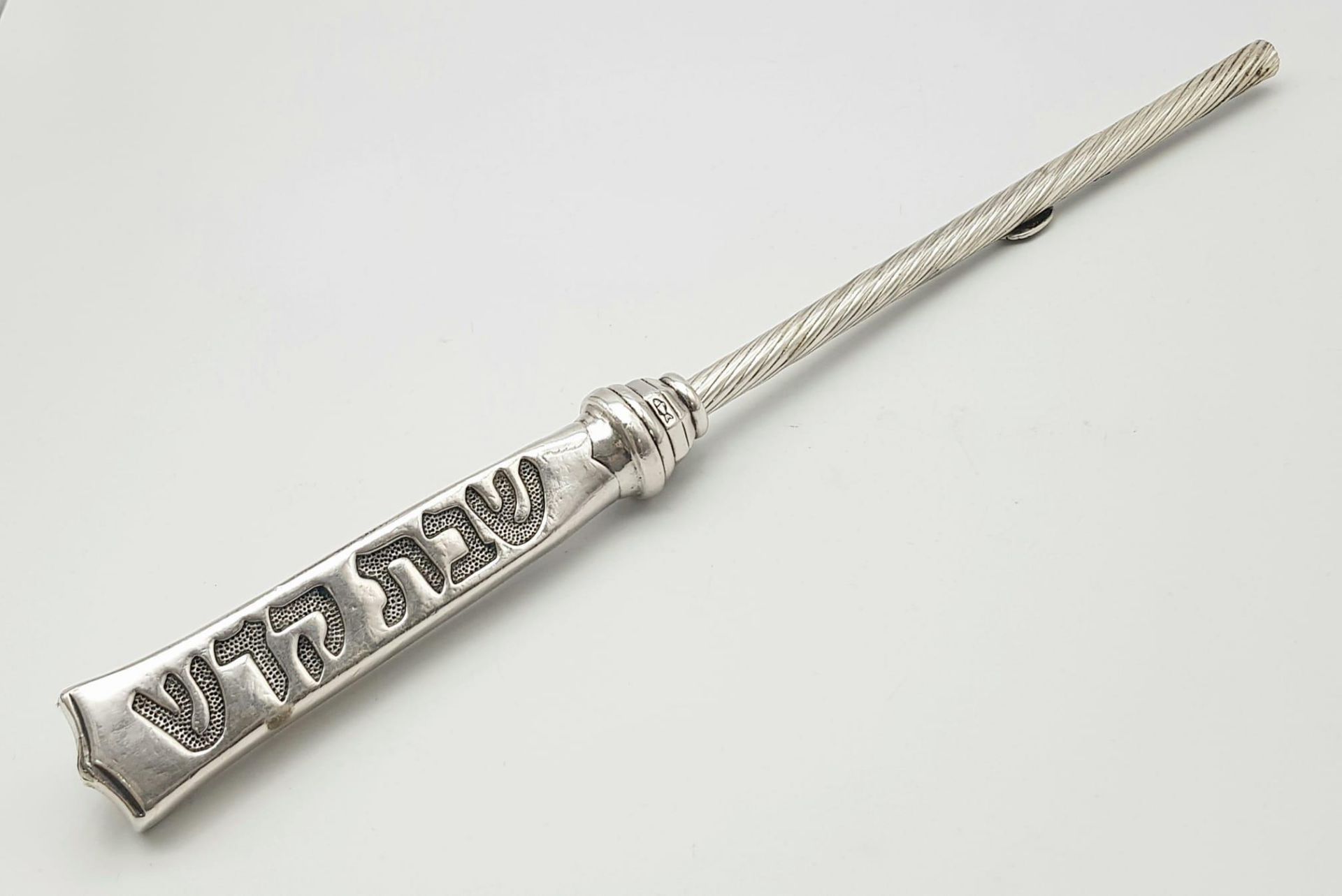 A SILVER SHABAT CANDLE IGNITER . 92gms 31cms IN LENGTH . - Image 5 of 11