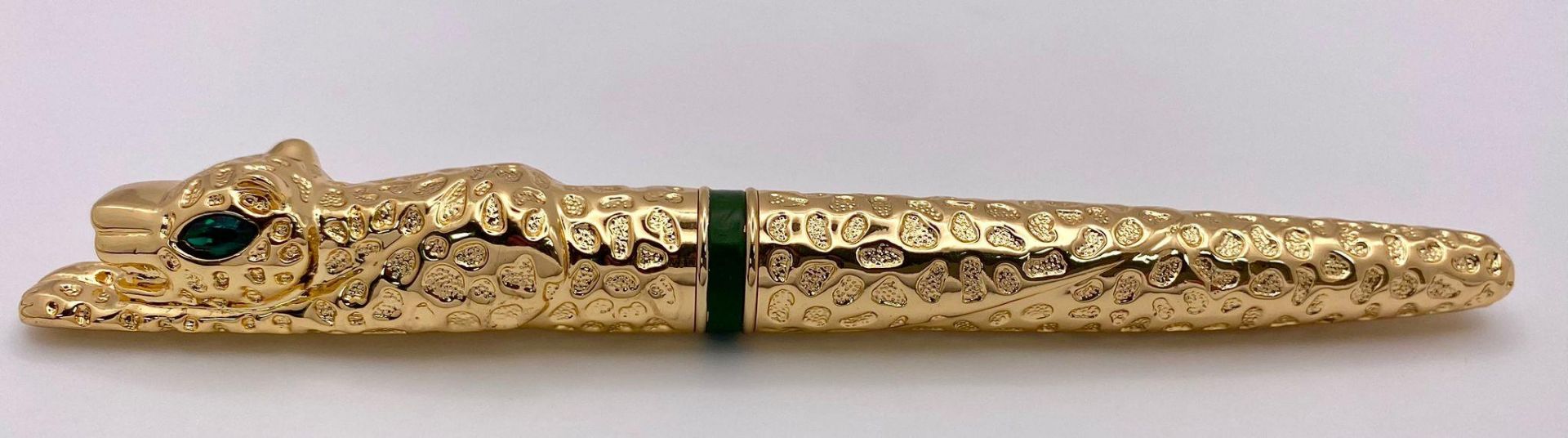 A very substantial, designer style, pen in the shape of a panther with emerald-green eyes, in a - Image 3 of 5