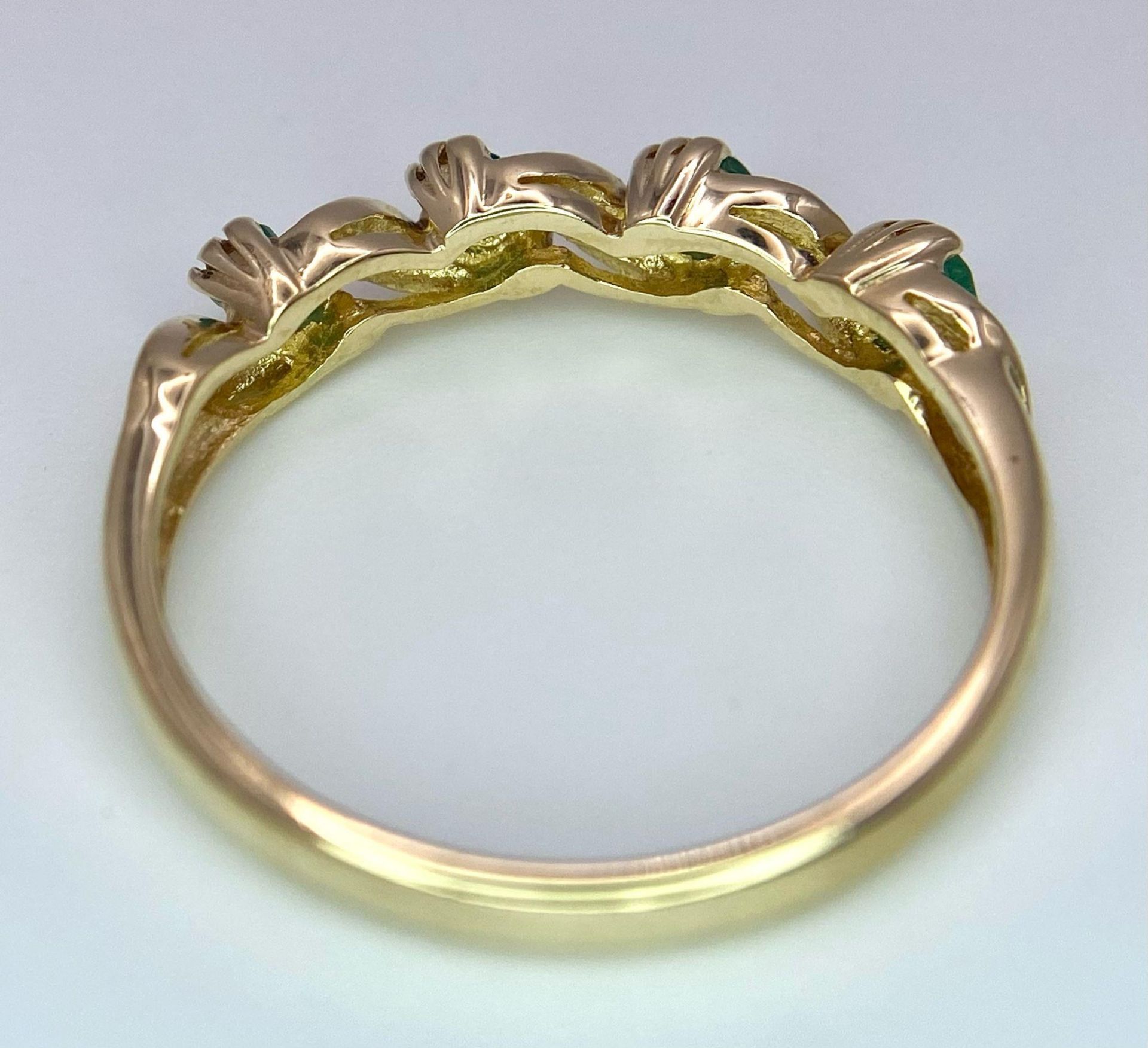 A 9K Yellow Gold Diamond and Emerald Ring. Size P, 2g total weight. Ref: 8446 - Image 8 of 13