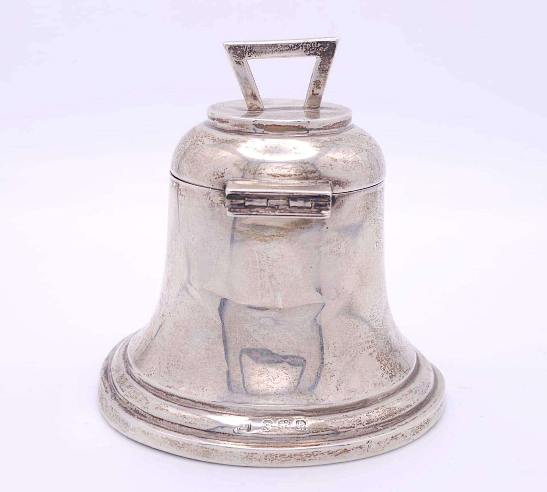 A WW2 Era Silver Inkwell in the Form of a Bell - Dedicated to 2nd Lieutenant G. Pendred from 'G' - Bild 7 aus 19