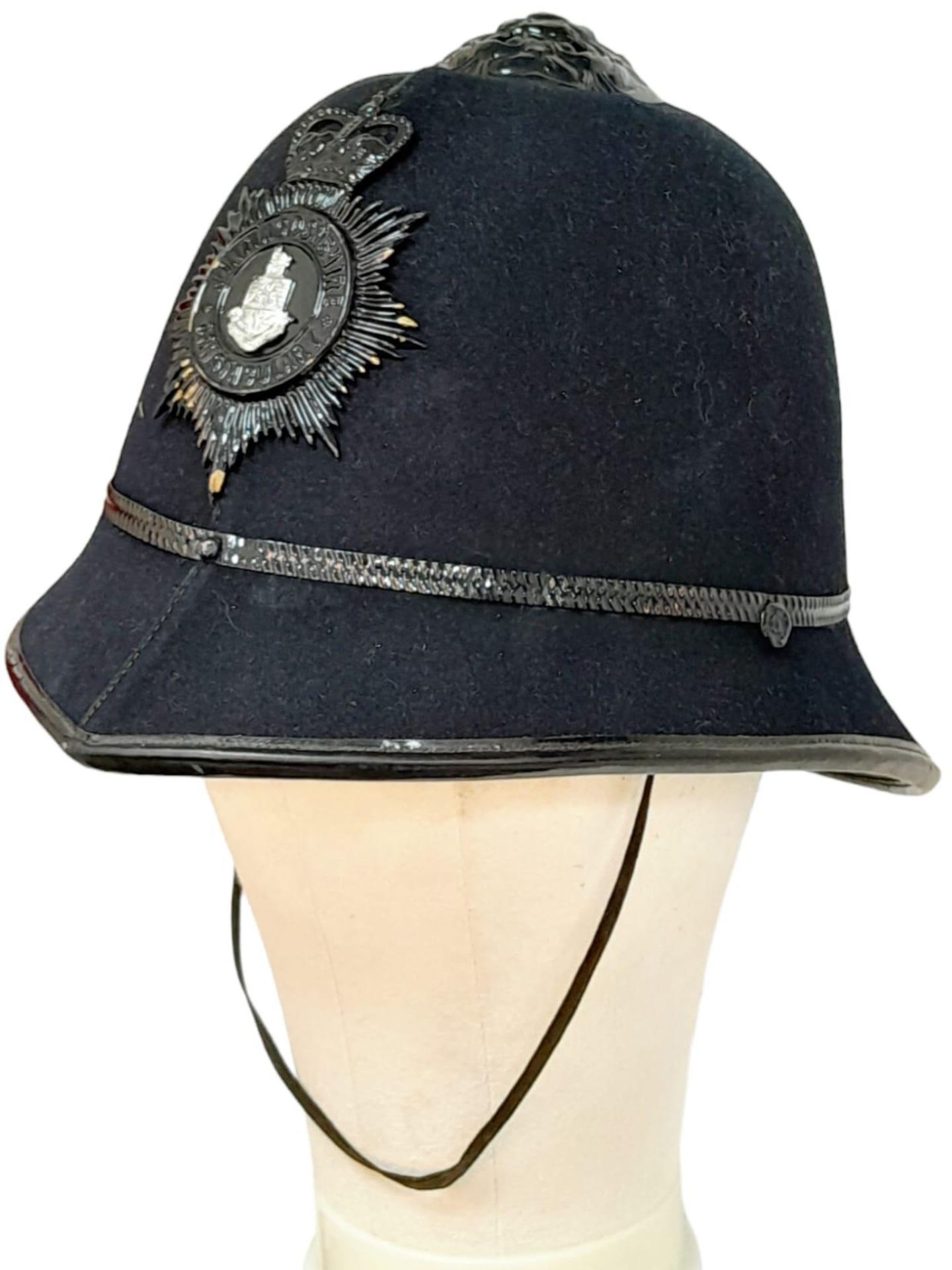 A Vintage Huntingdon Constabulary Police Helmet. Original badge. - Bild 2 aus 6