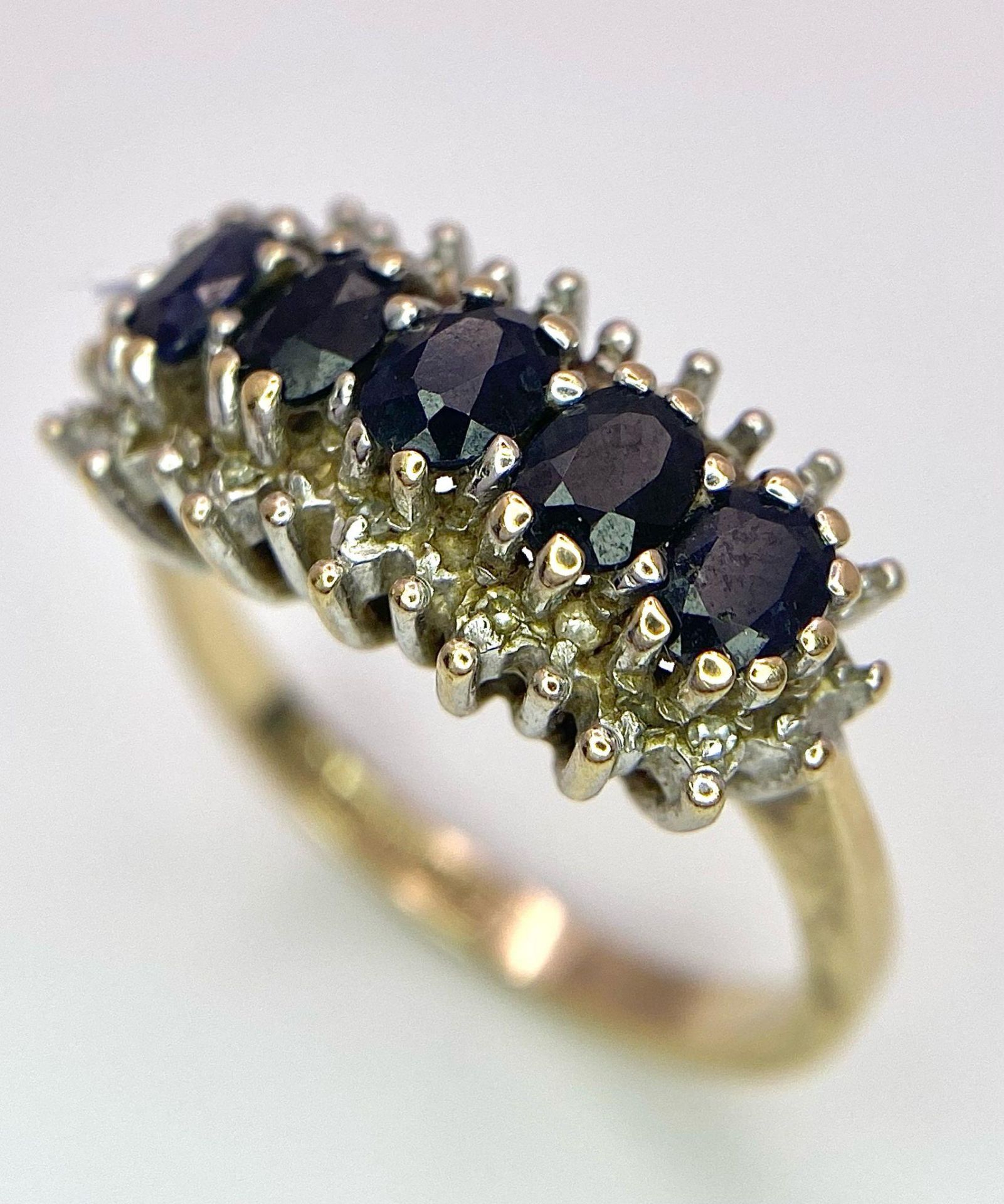 A 9K Yellow Gold Diamond and Sapphire Ring. Size M, 3.4g total weight. Ref: 8417 - Image 5 of 11