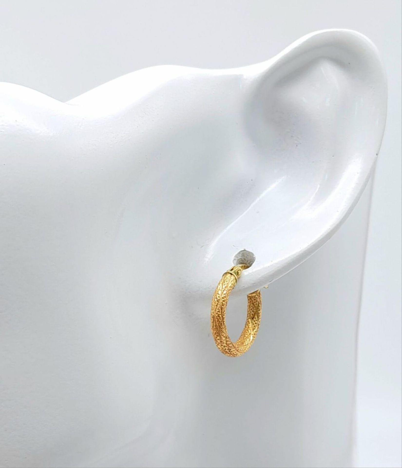 A Pair of 9K Yellow Gold Small Creole Earrings. 1.2g weight. - Image 5 of 8