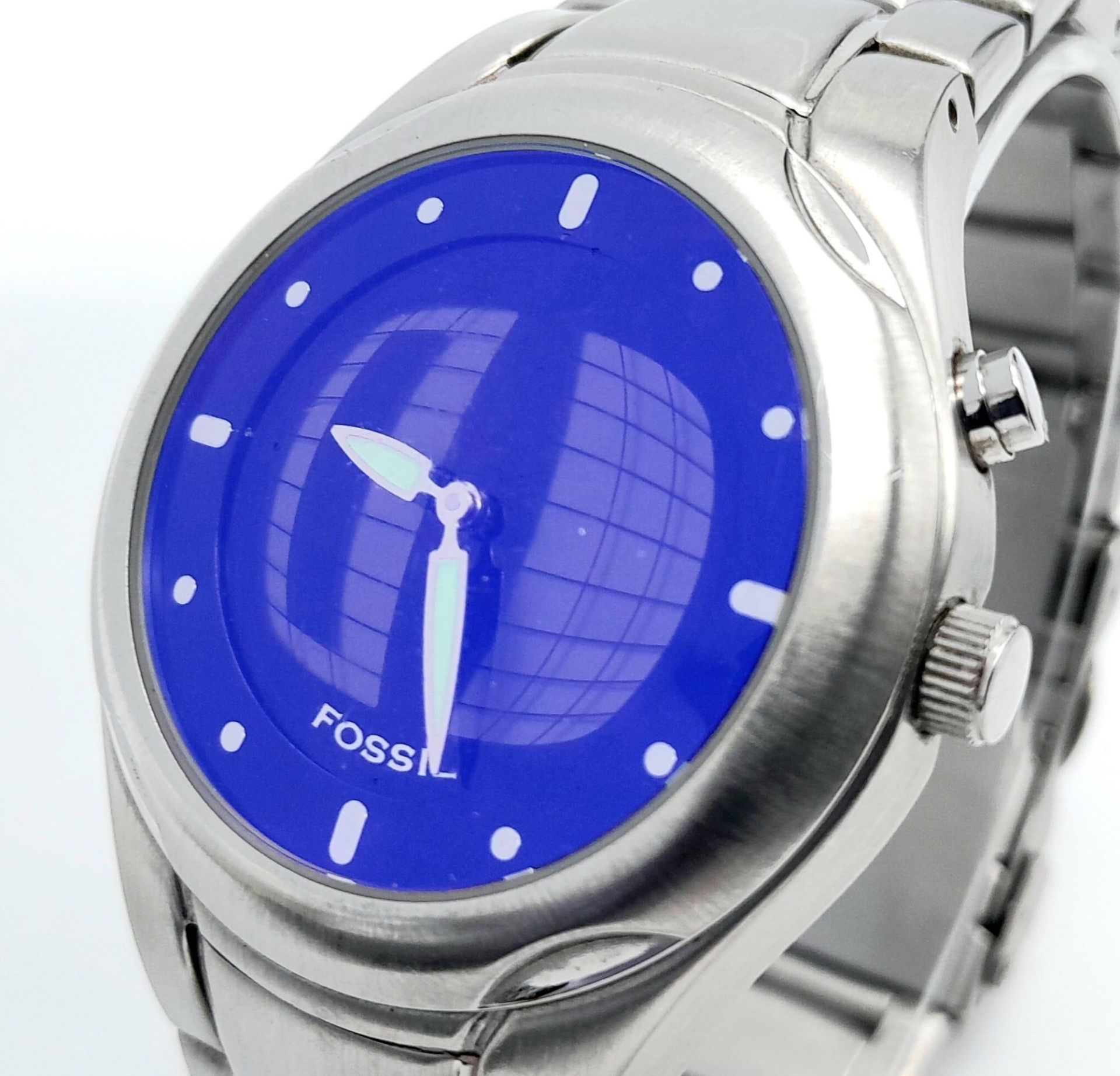 A Fossil Big Tic Watch. Stainless steel bracelet and case - 40mm. Blue dial with digital tic - Image 2 of 8