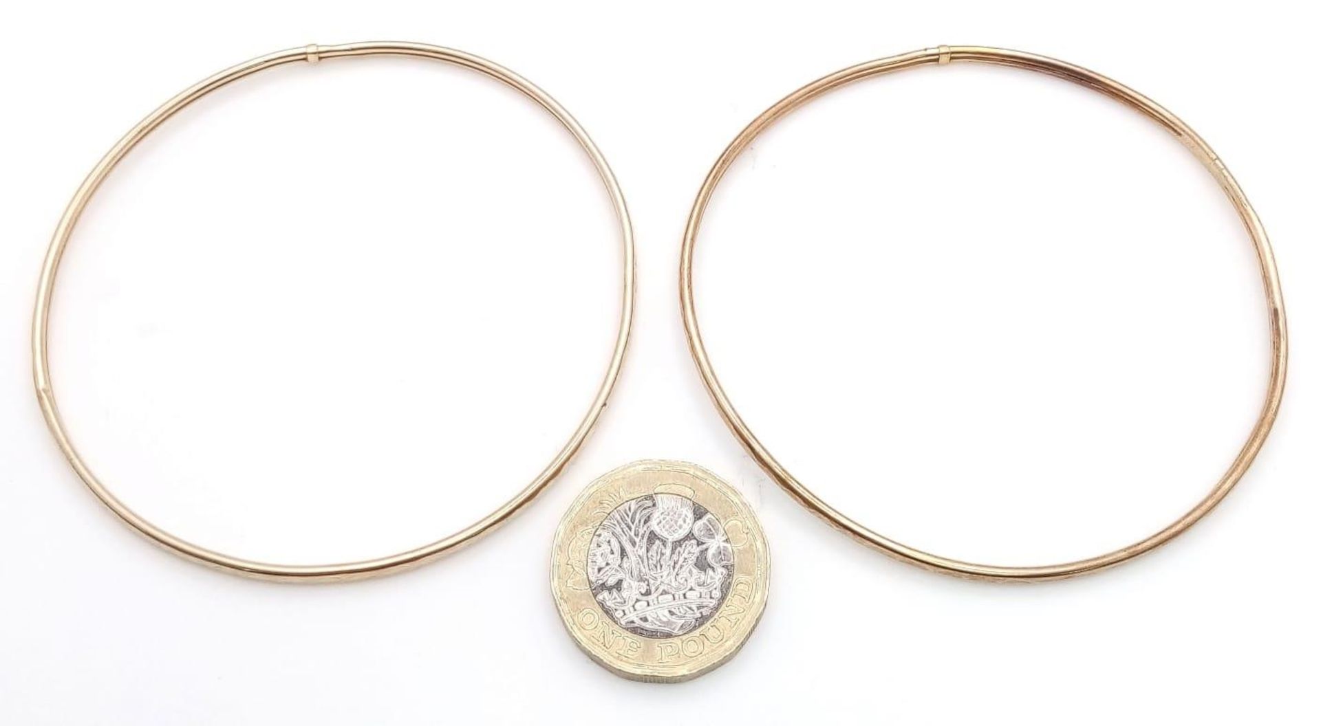 Set of 2x 9K Yellow Gold (tested as) Patterned Bangle , 6.1g total weight, 6.5cm diameter - Bild 3 aus 3