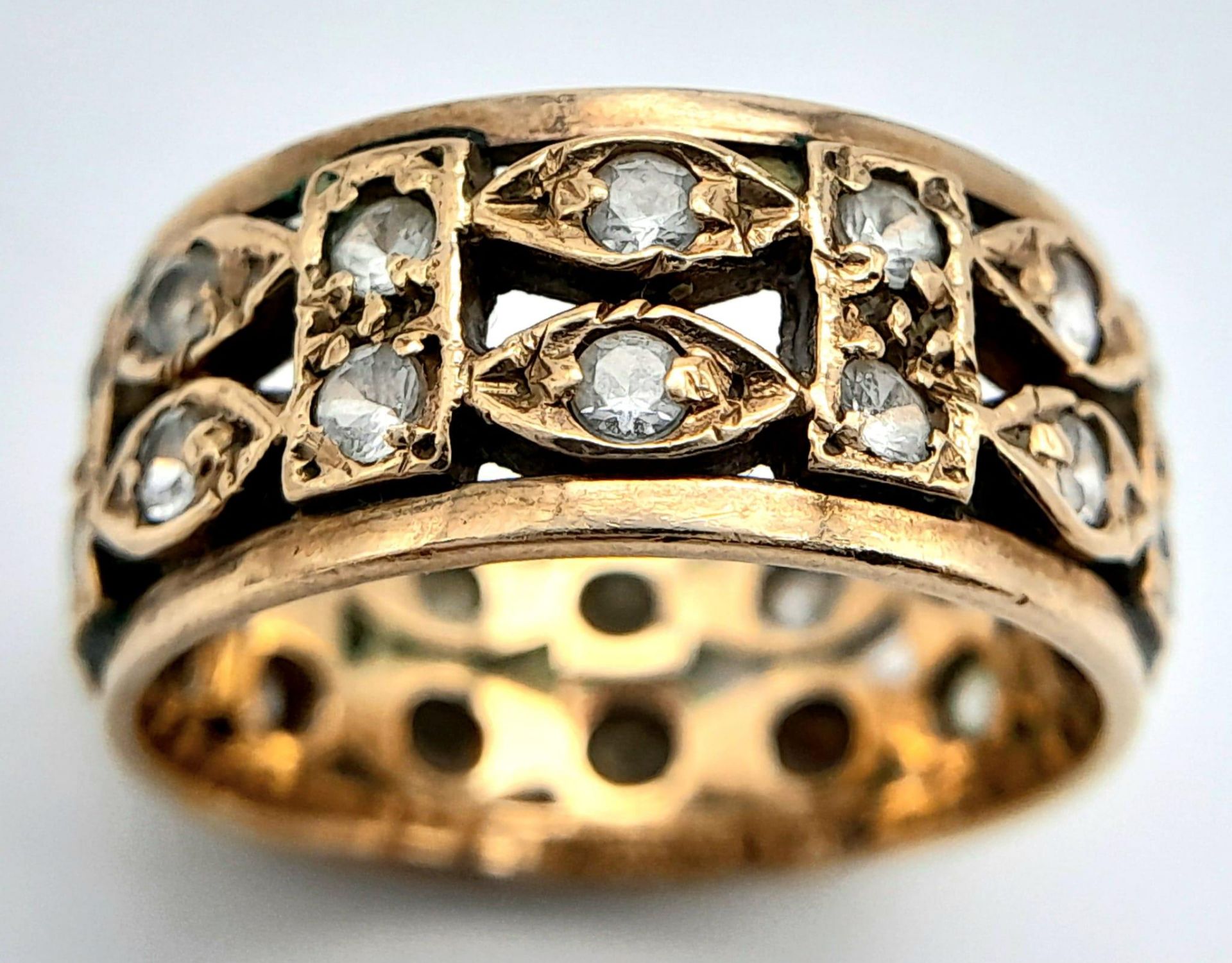 A Vintage 9K Diamond Band Ring. Two rows of old cut diamonds in oval and rectangular gold links. - Bild 4 aus 7