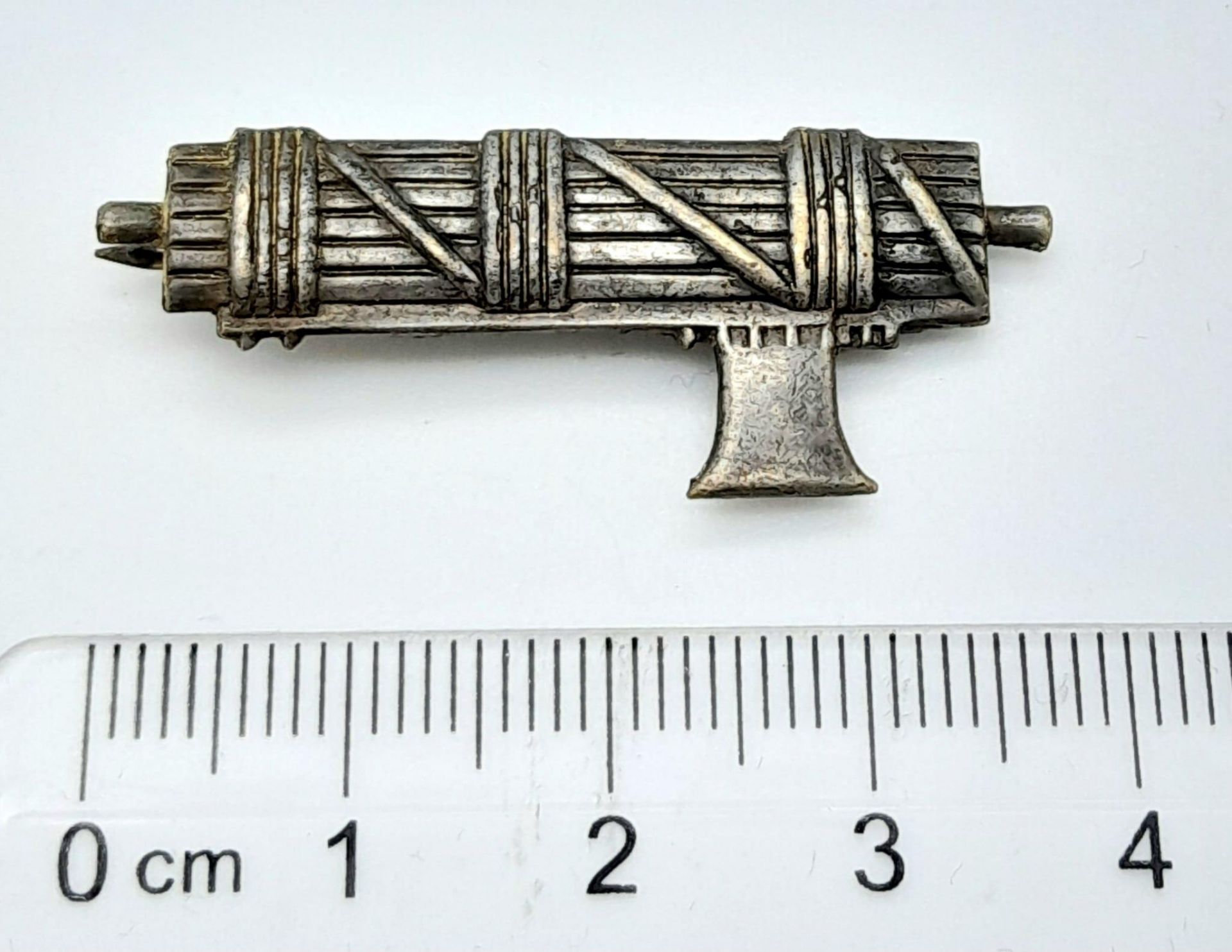 British Union of Fascists (B.U.F) 1st Pattern Silver Fasces Membership Badge with the reverse marked - Image 3 of 4