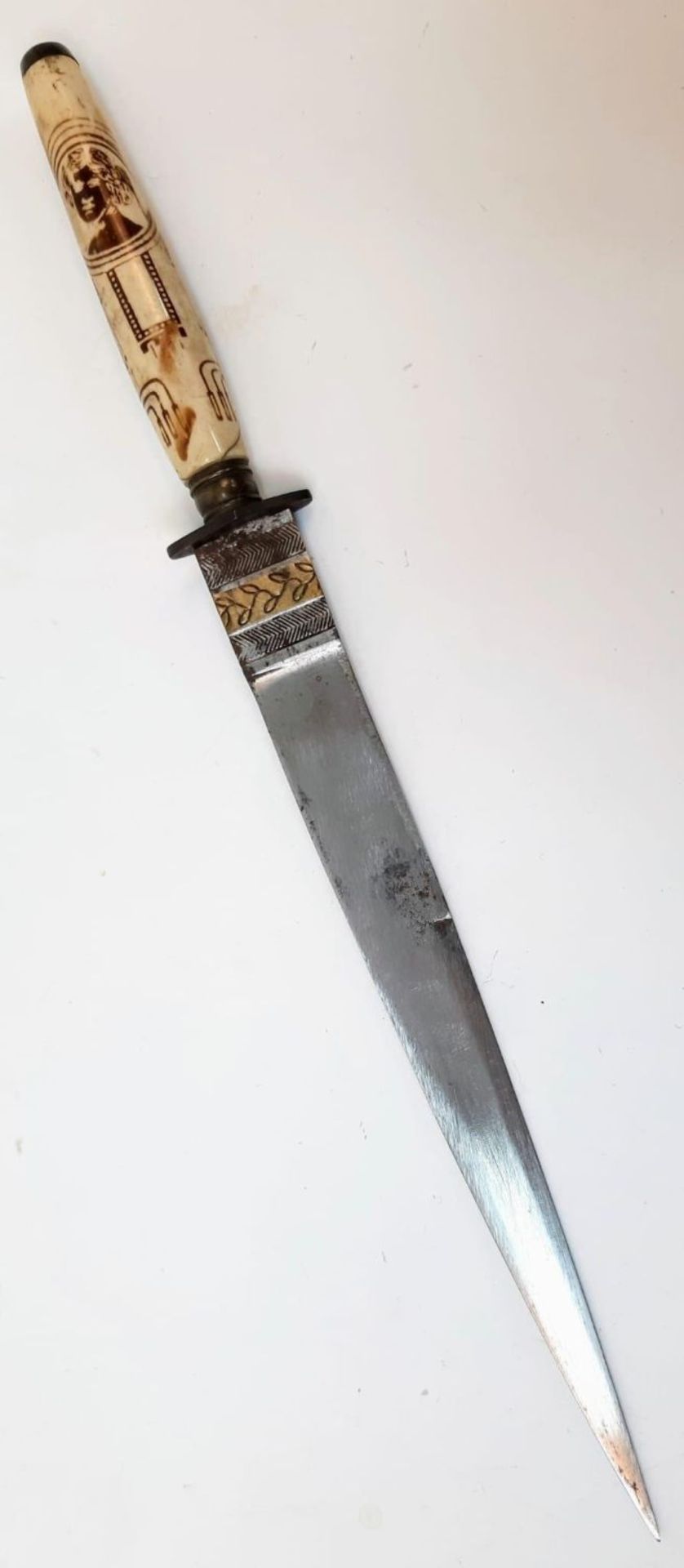 An Antique Unique Art Nouveau Decorated Bone Handle Stiletto Dagger in Leather Sheath. 29cm Length. - Bild 7 aus 12