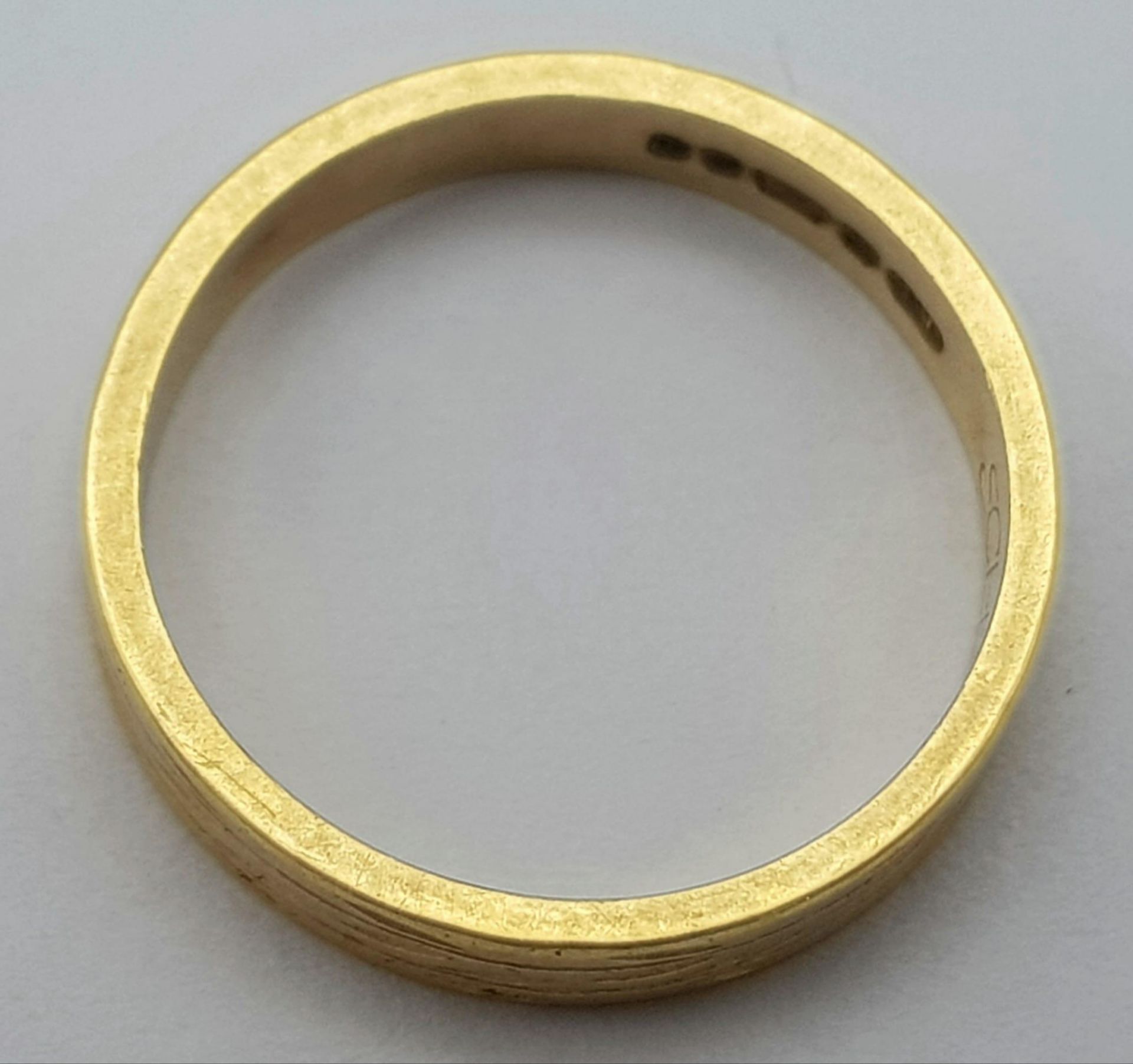 An 18K Yellow Gold Band Ring. 3mm width. Size H. 2.4g weight. - Image 4 of 5