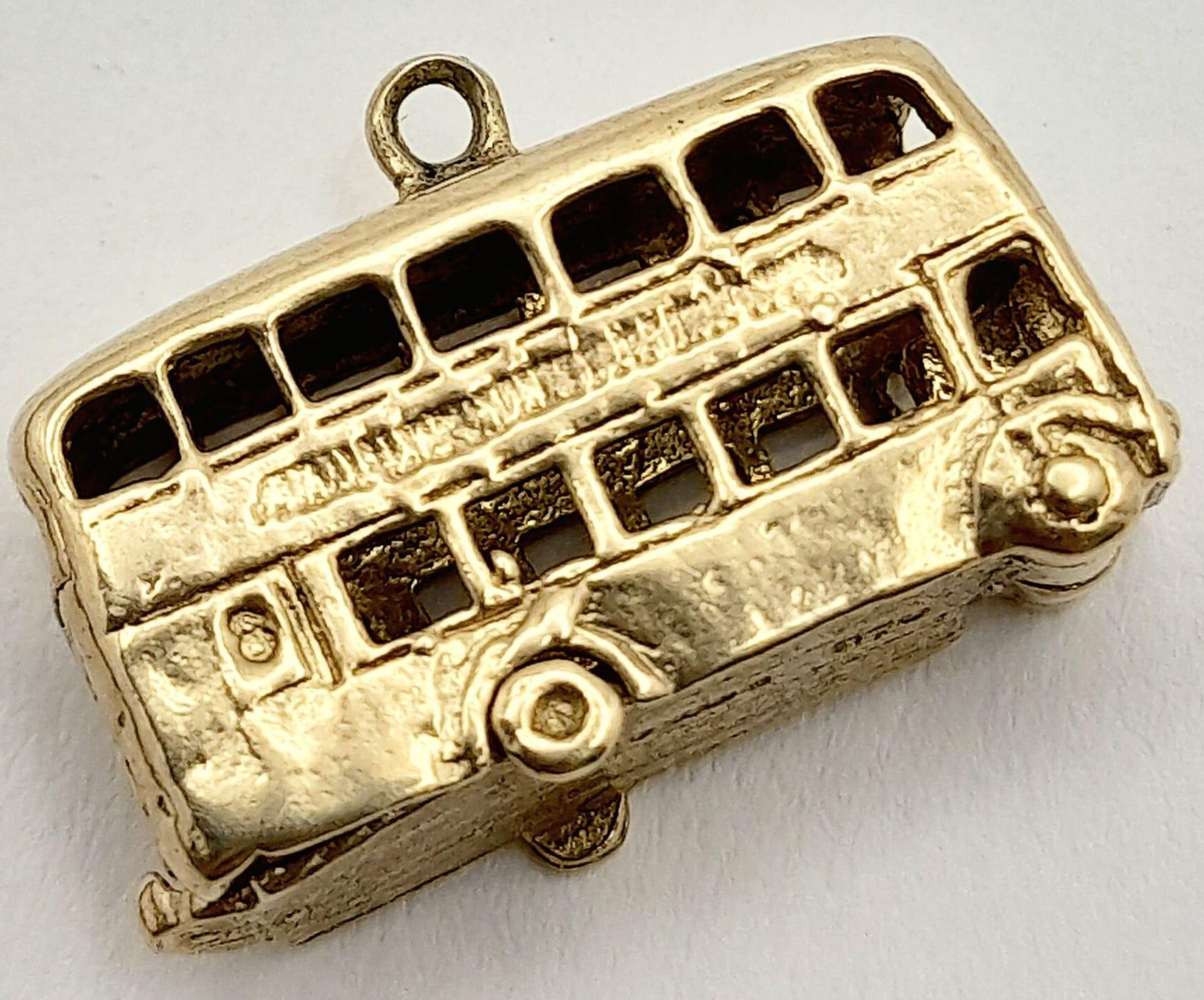 A 9K Yellow Gold London Bus Pendant/Charm. 2cm. 3.7g weight - Image 2 of 6