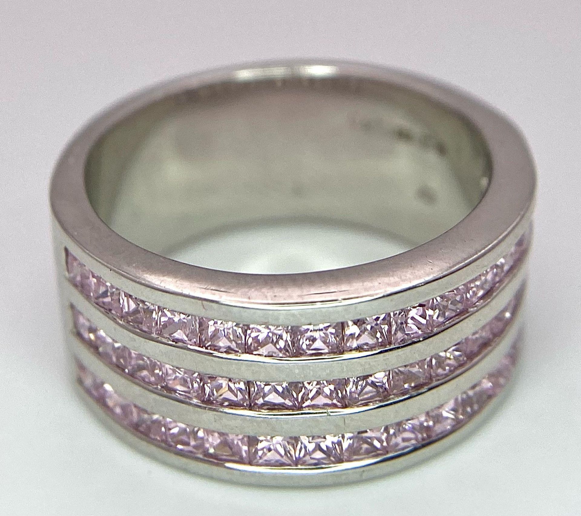 A Sterling Silver Pink Stone Set 3 Row Ring. Size Q, 9.5g total weight. Ref: 8325 - Bild 6 aus 11