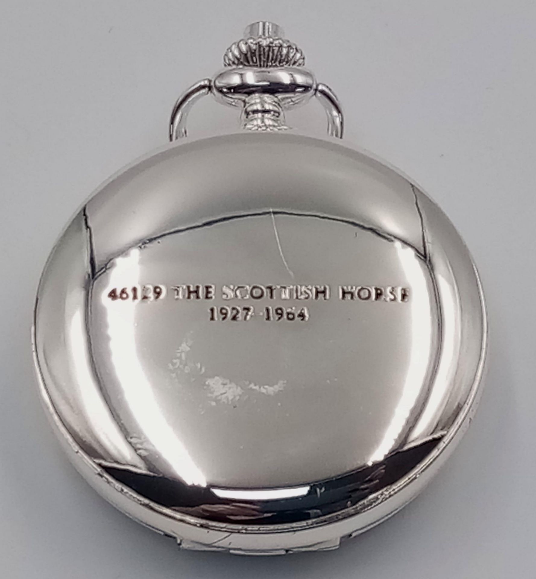 A Manual Wind Silver Plated Pocket Watch Detailing the Steam Train ‘The Scottish Horse-1927-1964’, - Bild 2 aus 9
