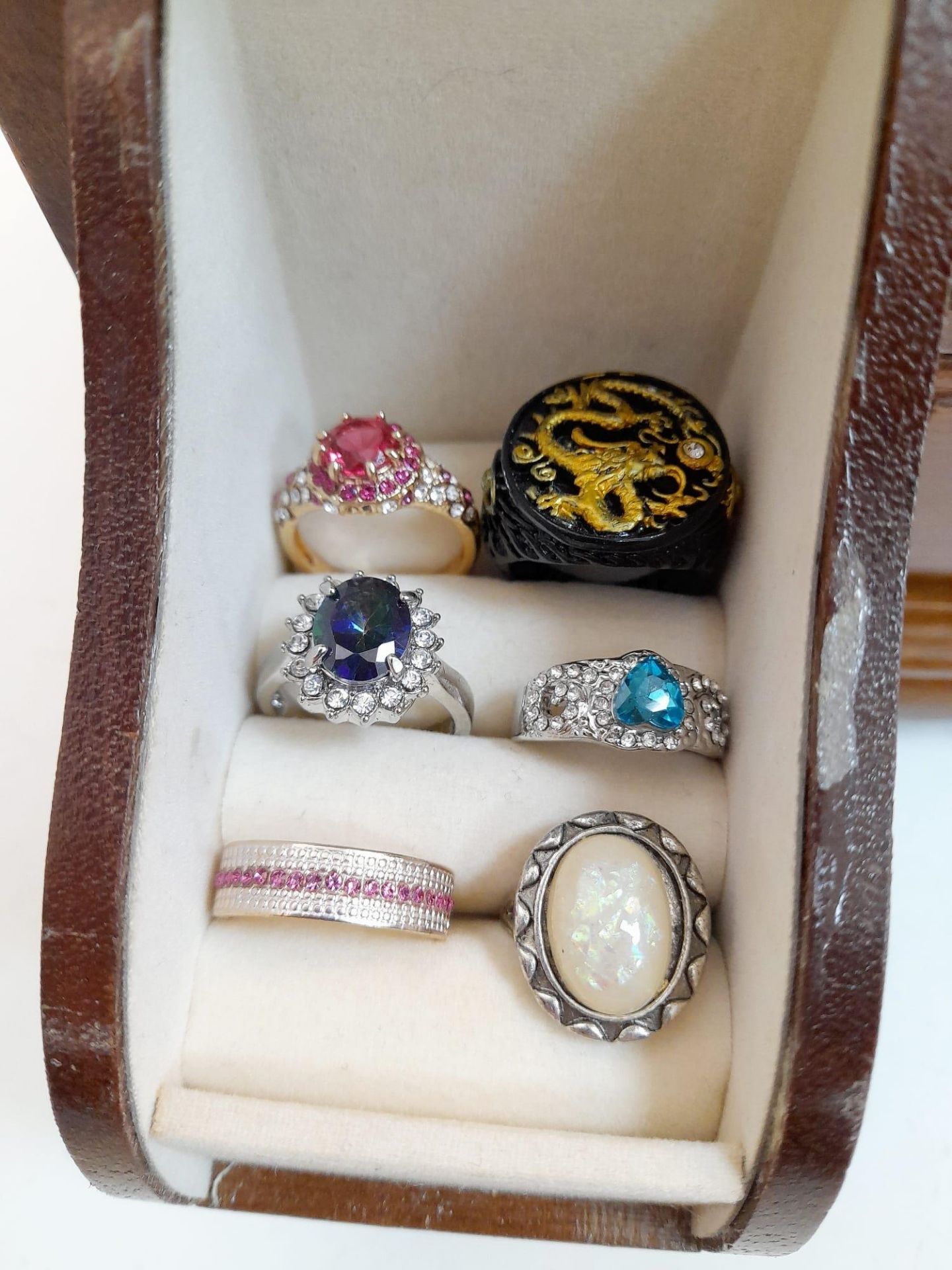 A mini jewellery box with a selection of precious and semiprecious stone sets including lapis - Bild 7 aus 7