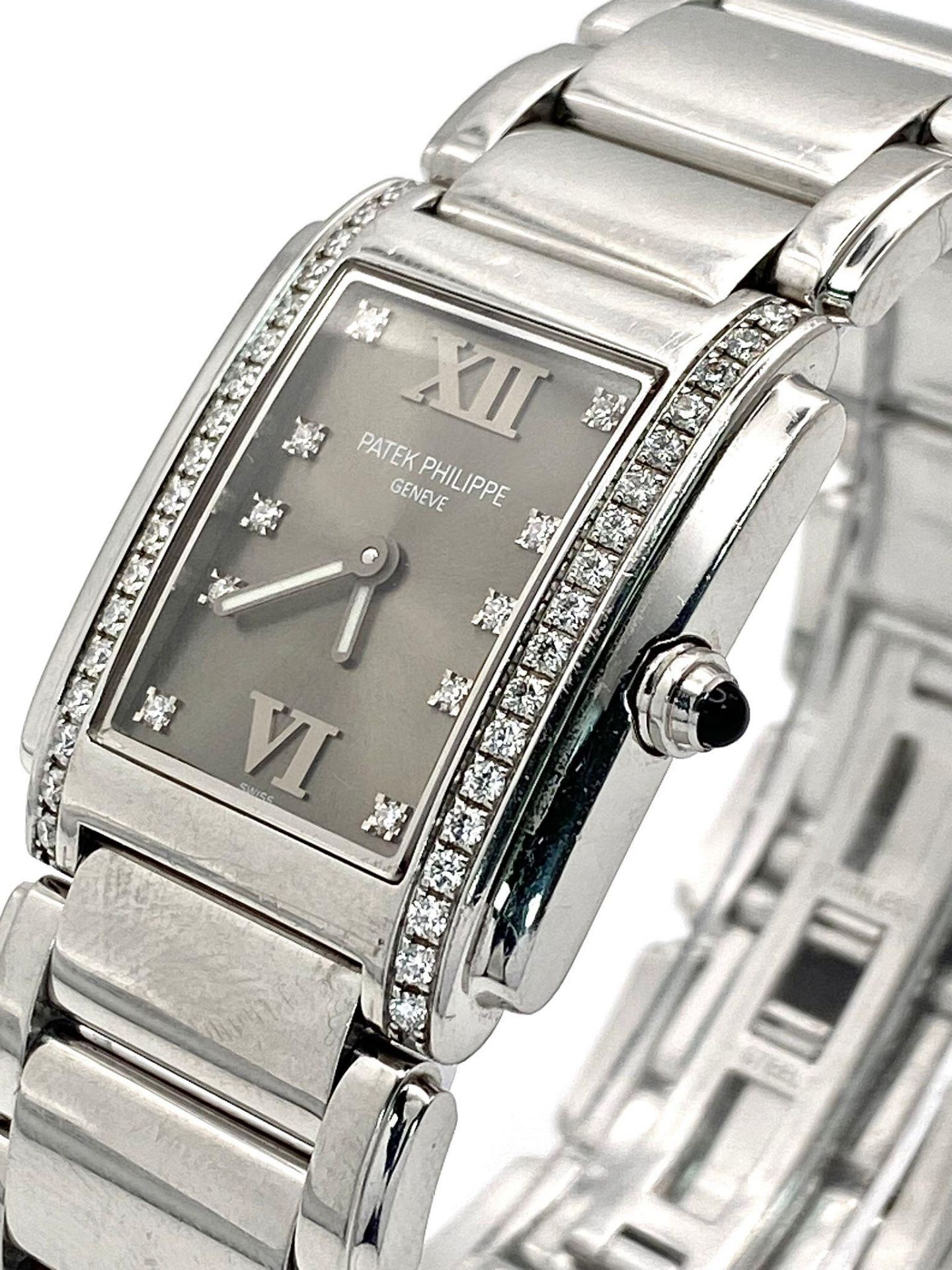 A Stunning Patek Philippe Diamond Twenty - 4 Ladies Watch. Stainless steel bracelet and case - 25 - Image 4 of 8