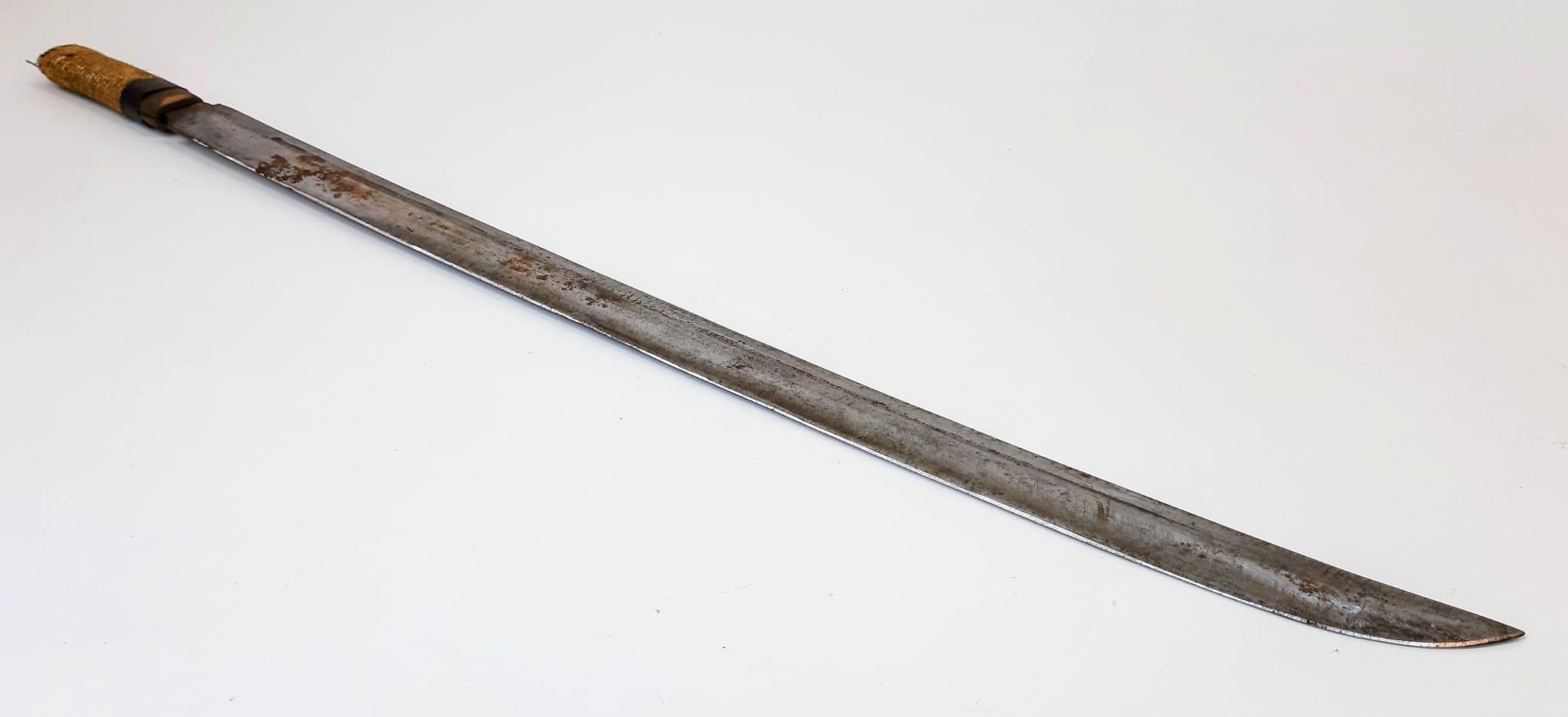 An Antique Heavy Curved Blade Oriental Sword in Leather Covered Wooden and Iron Sheath. Very Sharp - Image 2 of 16