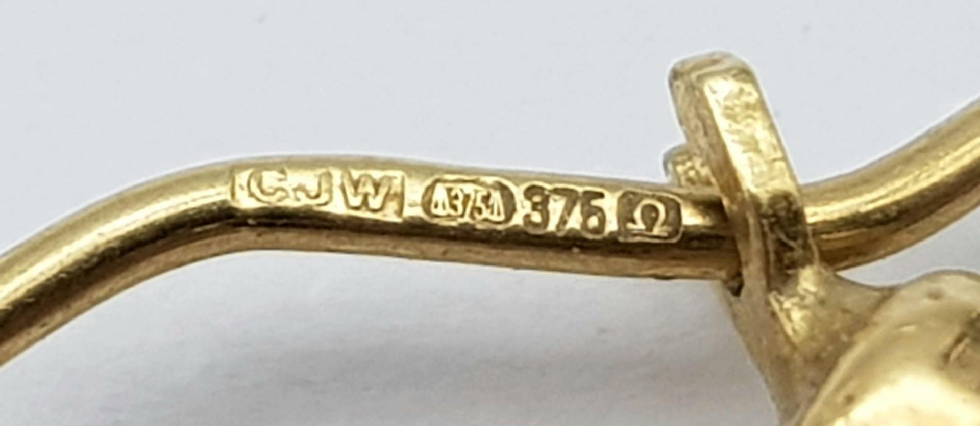 A 9 K tri-coloured gold pair of hoop earrings, length: 21 mm, weight: 2.5 g. - Bild 4 aus 4