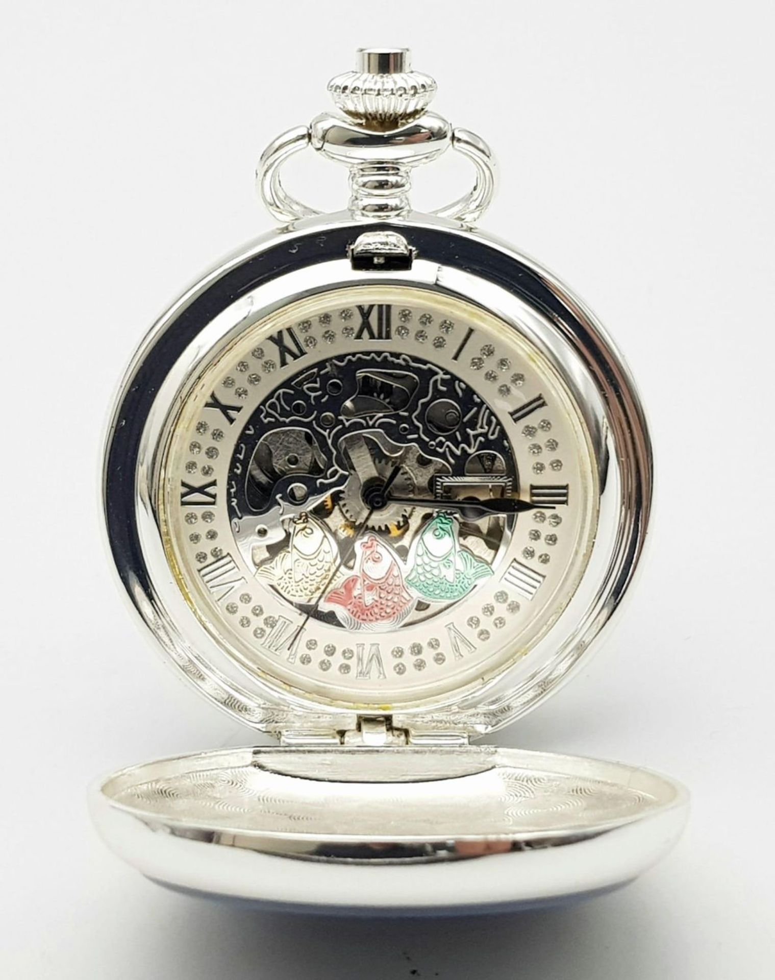 A Manual Wind Silver Plated Pocket Watch Detailing the Famous Steam Train ‘City of Truro’. The First - Bild 7 aus 10