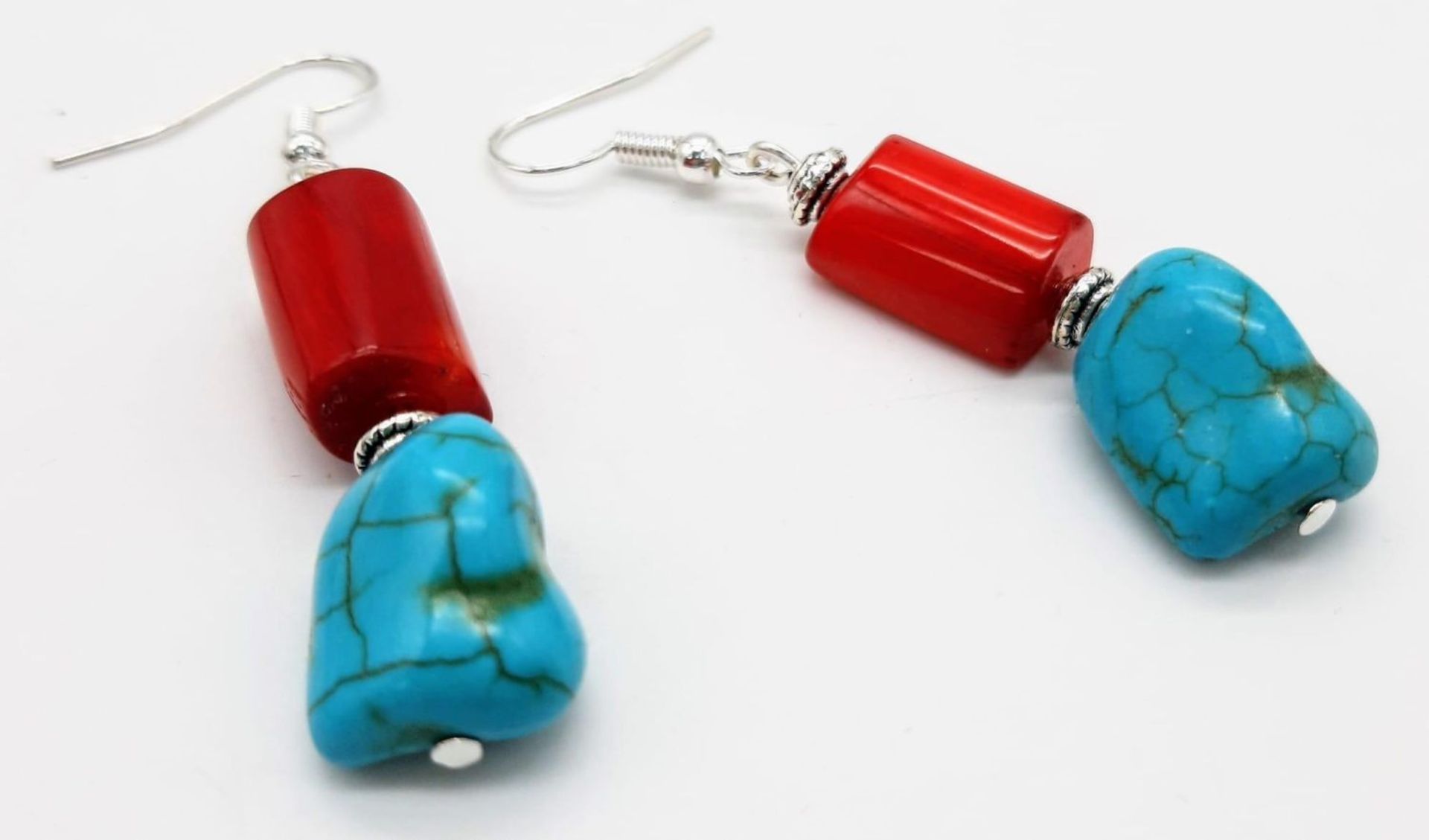 A substantial, chunky red coral and turquoise nugget necklace, bracelet and earrings set, in a - Bild 12 aus 12
