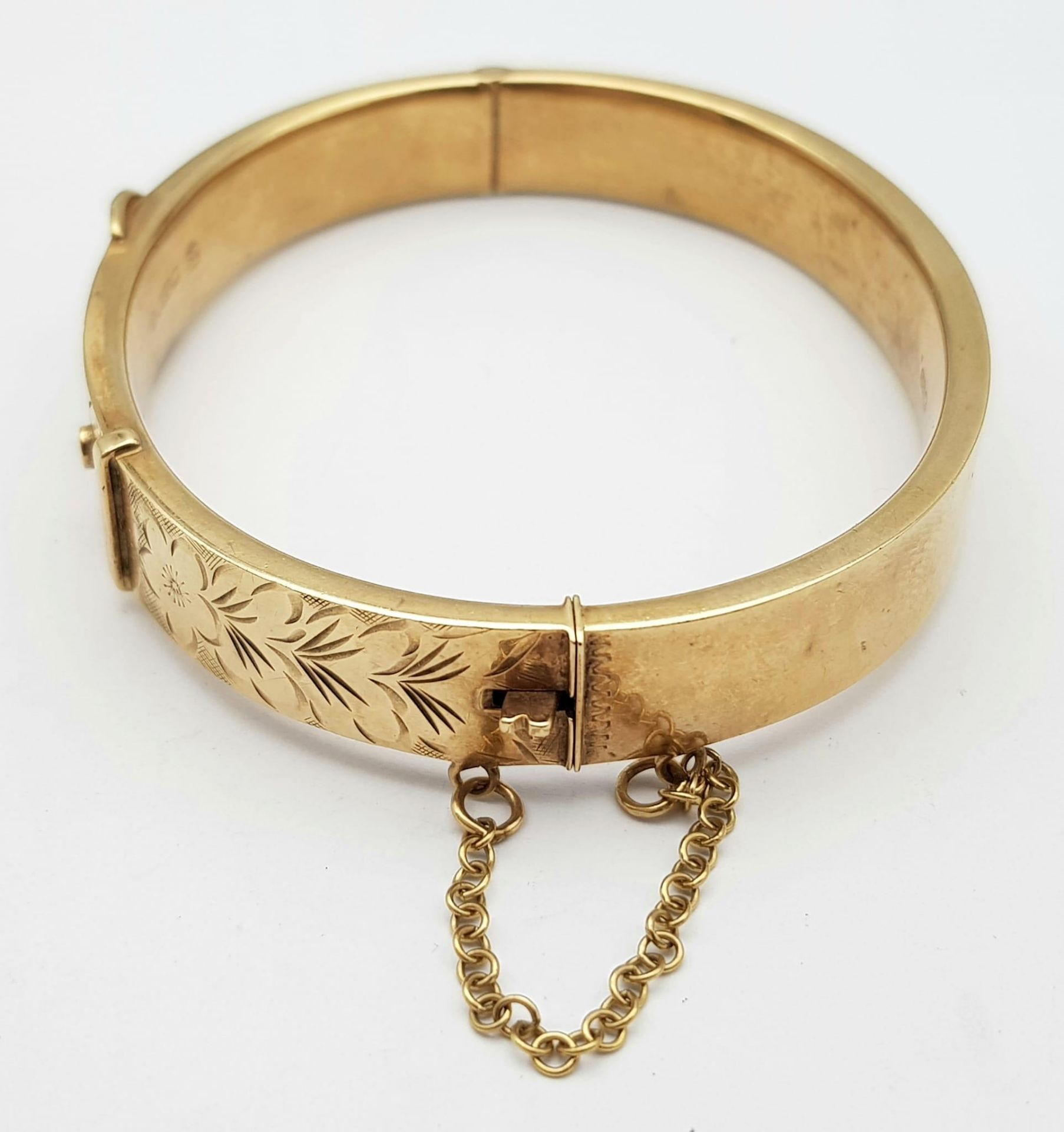 A Vintage 9K Yellow Gold Bangle. Belt buckle design. Clip open function. 6cm inner diameter. 15.7g - Bild 5 aus 6