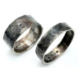 2X vintage sterling silver band rings. Full London hallmarks, 1975. Total weight 7.2G. Size M, T