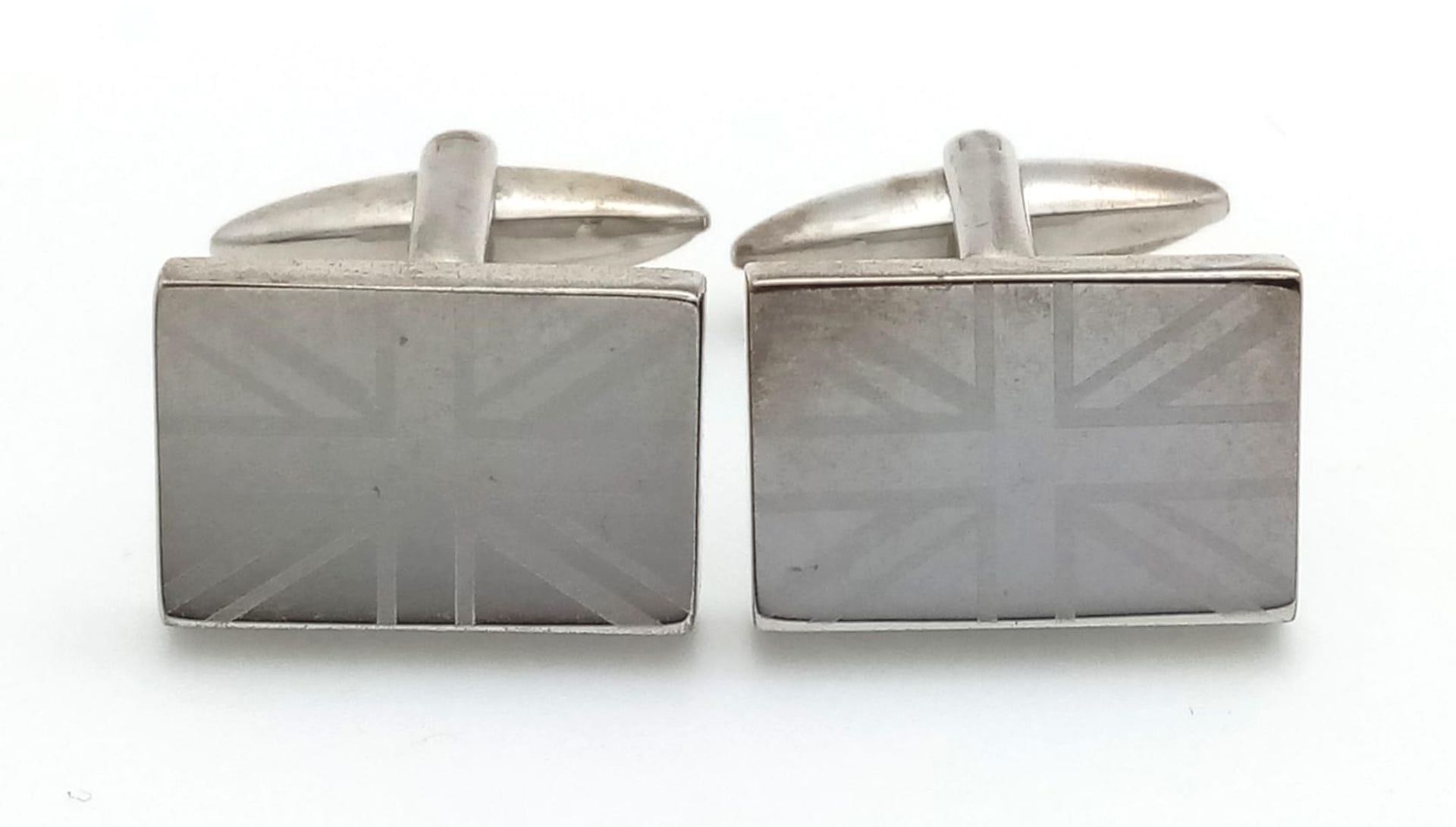 A pair of THOMAS NASH Union Jack cufflinks in original presentation box.