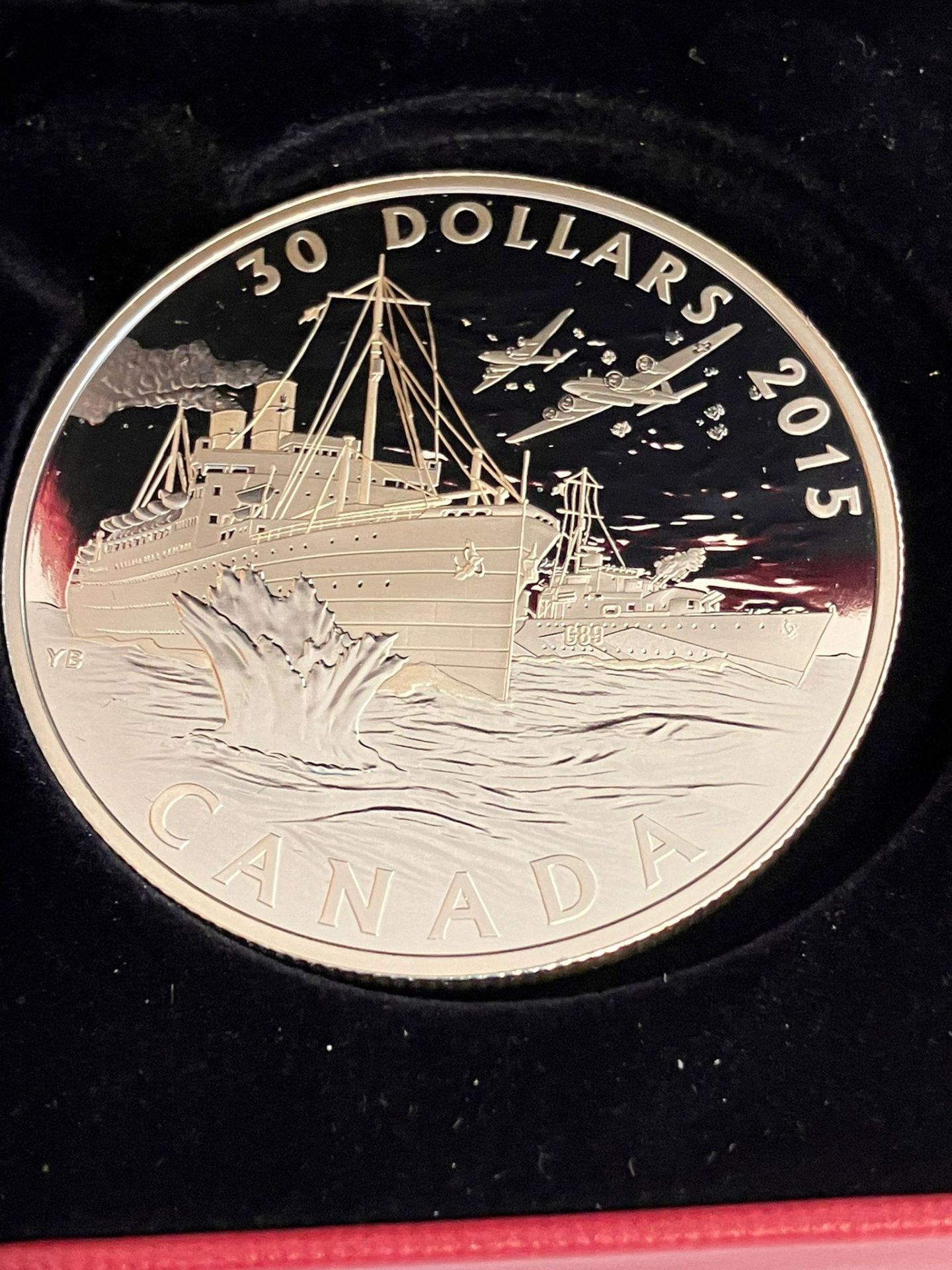 2015 CANADA 30 DOLLAR SILVER COIN. Commemorating the Battle of the Atlantic. Issued by the - Image 3 of 5