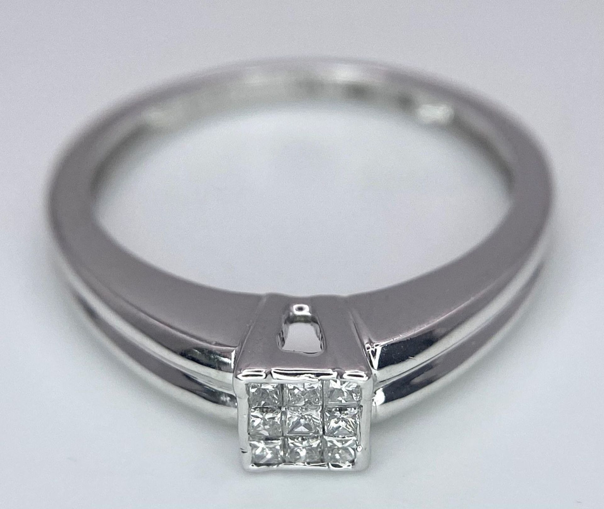 9K WHITE GOLD DIAMOND RING, APPROX 0.18CT DIAMONDS, WEIGHT 1.9G SIZE K - Bild 9 aus 14