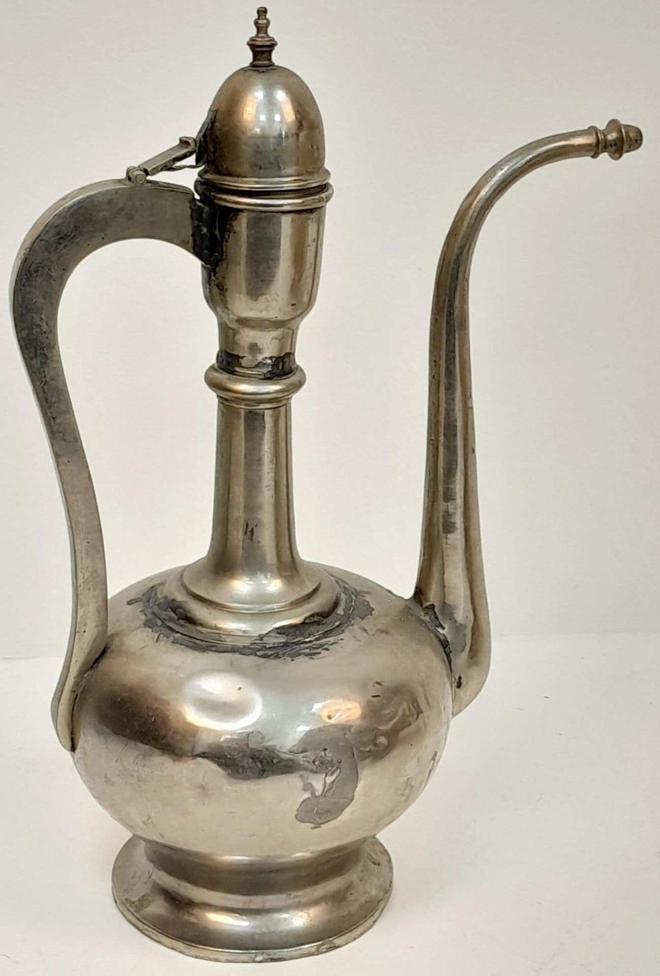 A MIDDLE EASTERN "EWER AND BASIN" . - Bild 3 aus 6