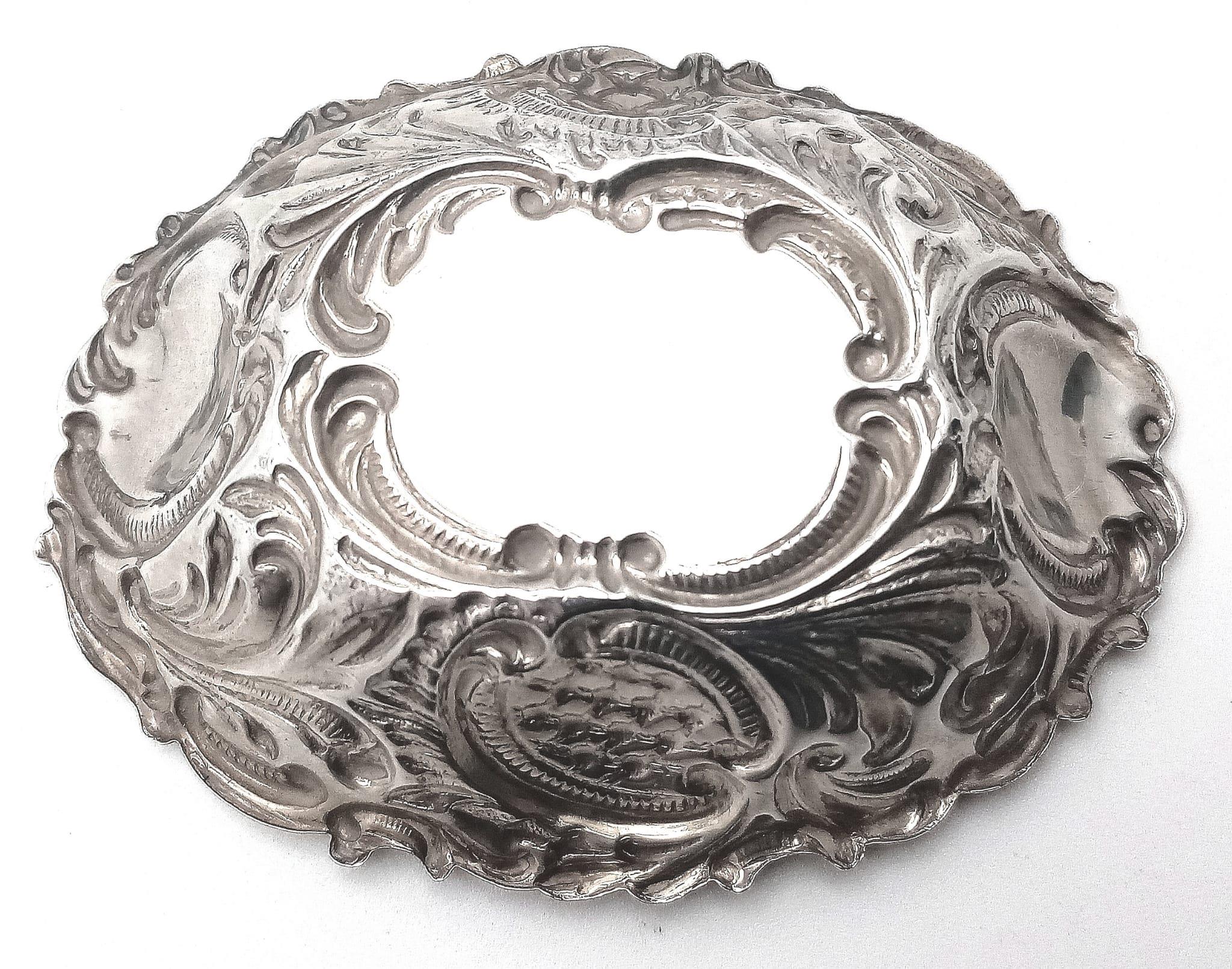 A Vintage Ornate Sterling Silver Small Dish - Birmingham hallmarks. 6.5cm. 14g - Image 3 of 7