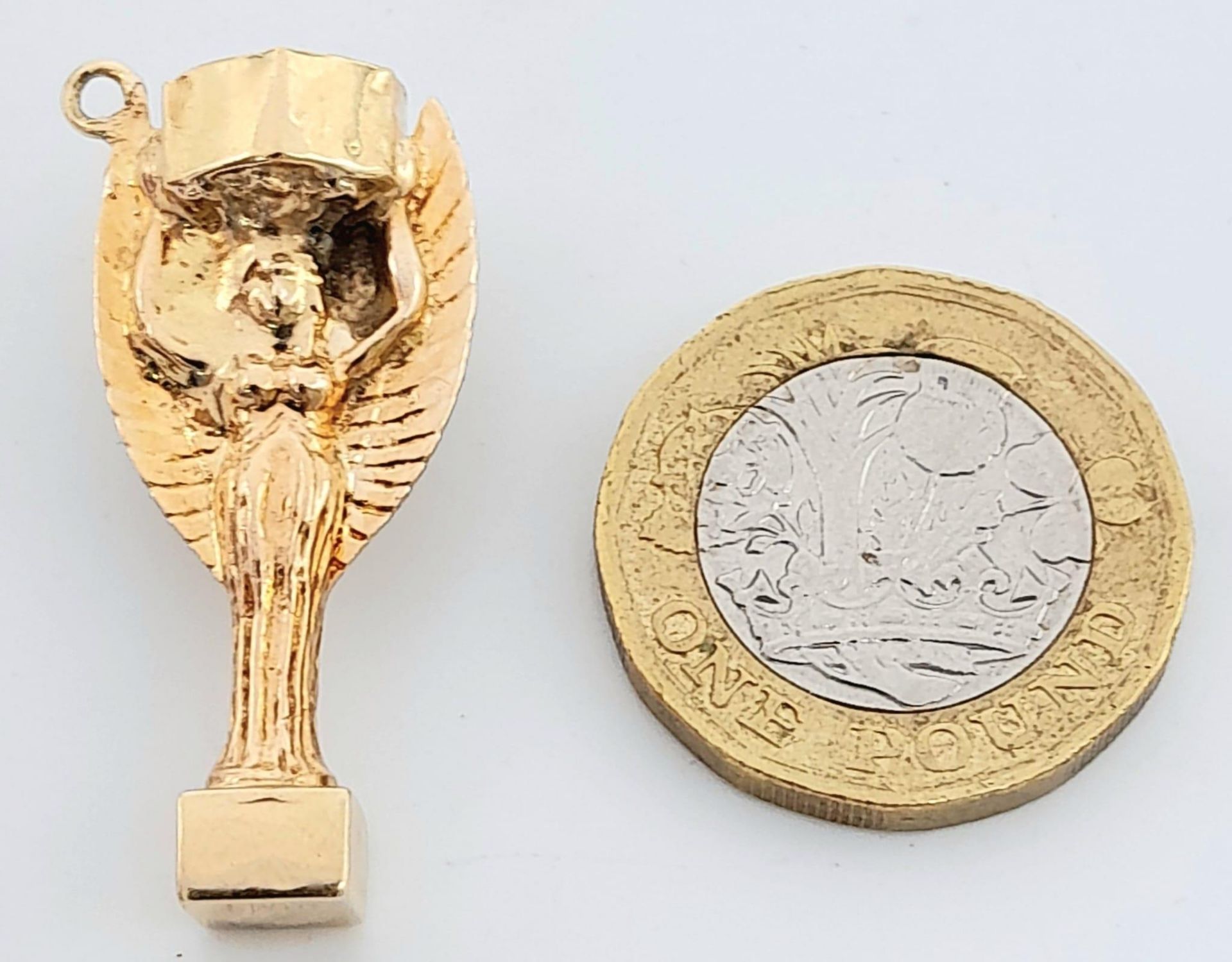 A 9K Yellow Gold World Cup Charm/Pendant, Old Jules Rimet Trophy. 3.5cm length, 5.7g weight. Ref: SC - Image 4 of 6