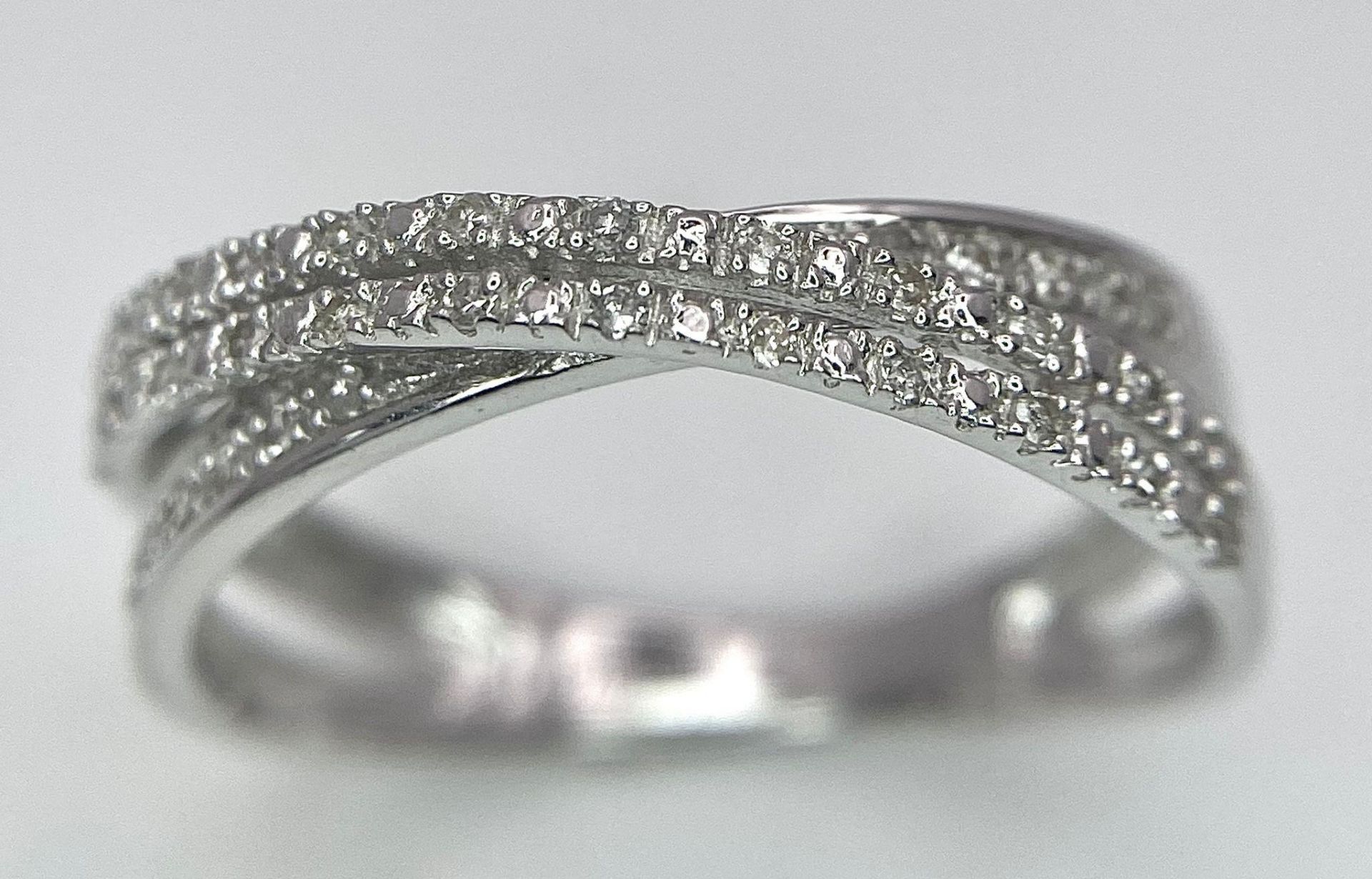 9K White Gold 3 Row crossover Diamond Ring, 0.25ct diamond weight, 2.5g total weight, size P - Bild 2 aus 6