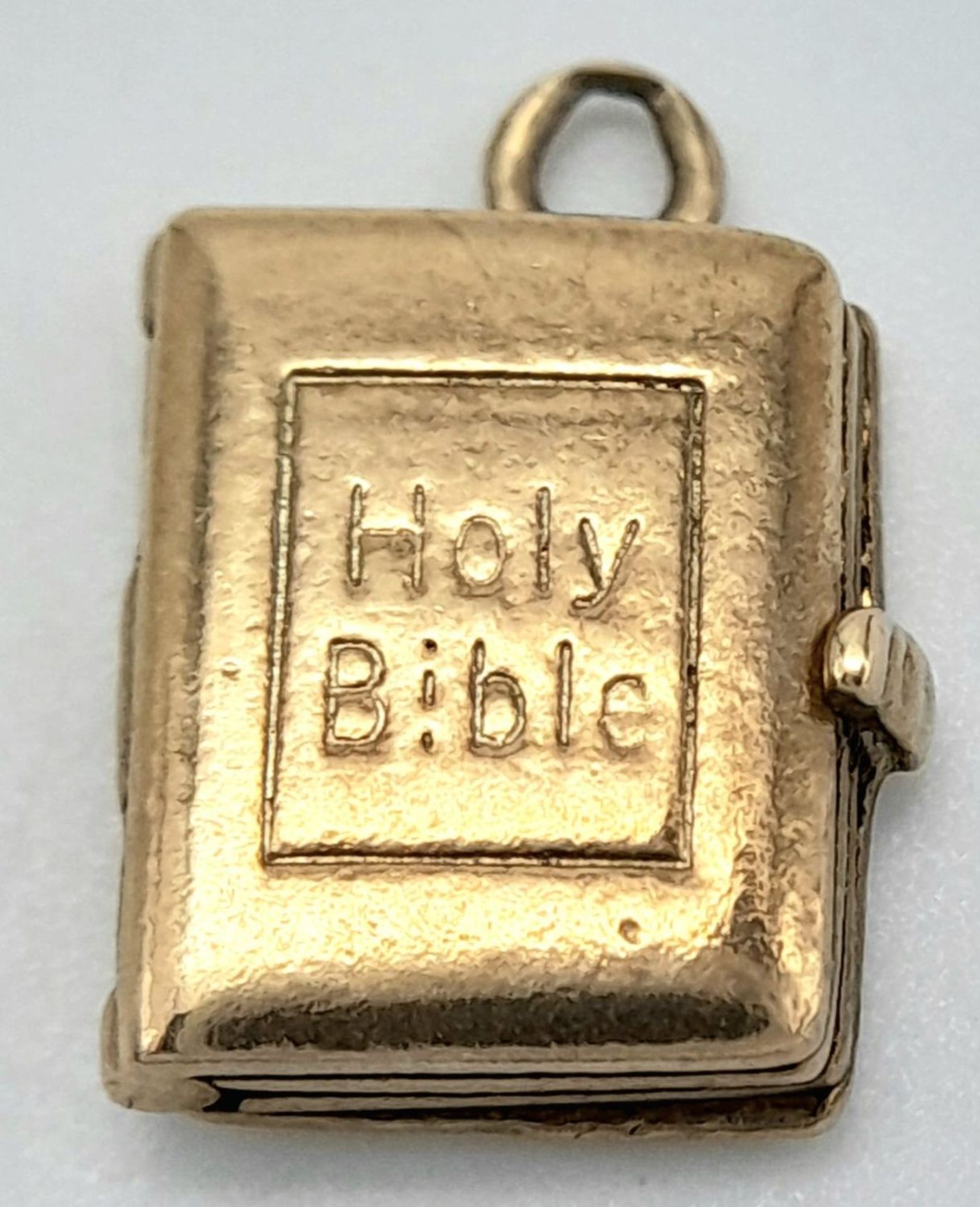 A 9K Yellow Gold Holy Bible Pendant/Charm. 15mm. 4g