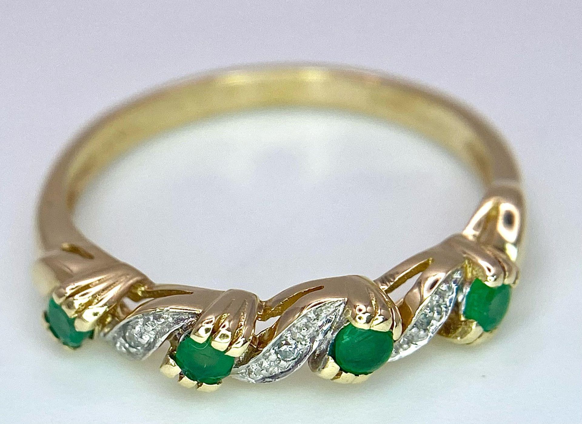 A 9K Yellow Gold Diamond and Emerald Ring. Size P, 2g total weight. Ref: 8446 - Image 7 of 13