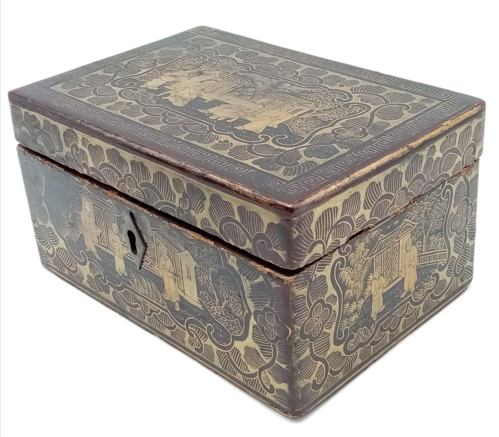 An Antique, Late 18th Century Chinese Lacquer Tea Caddy/Jewellery Box. Wonderful gilding depicting - Image 2 of 7