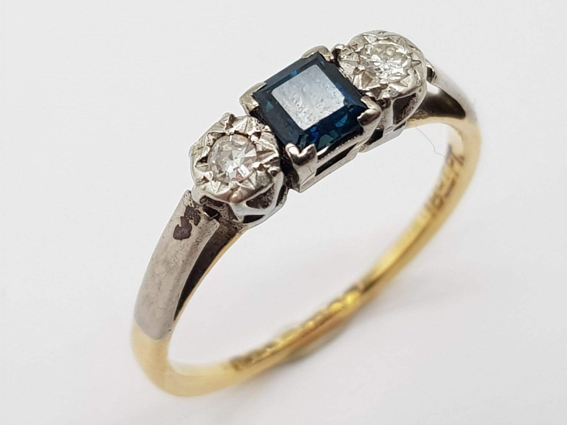 A Vintage 18K Yellow Gold Diamond and Sapphire Ring. Size J. 1.8g