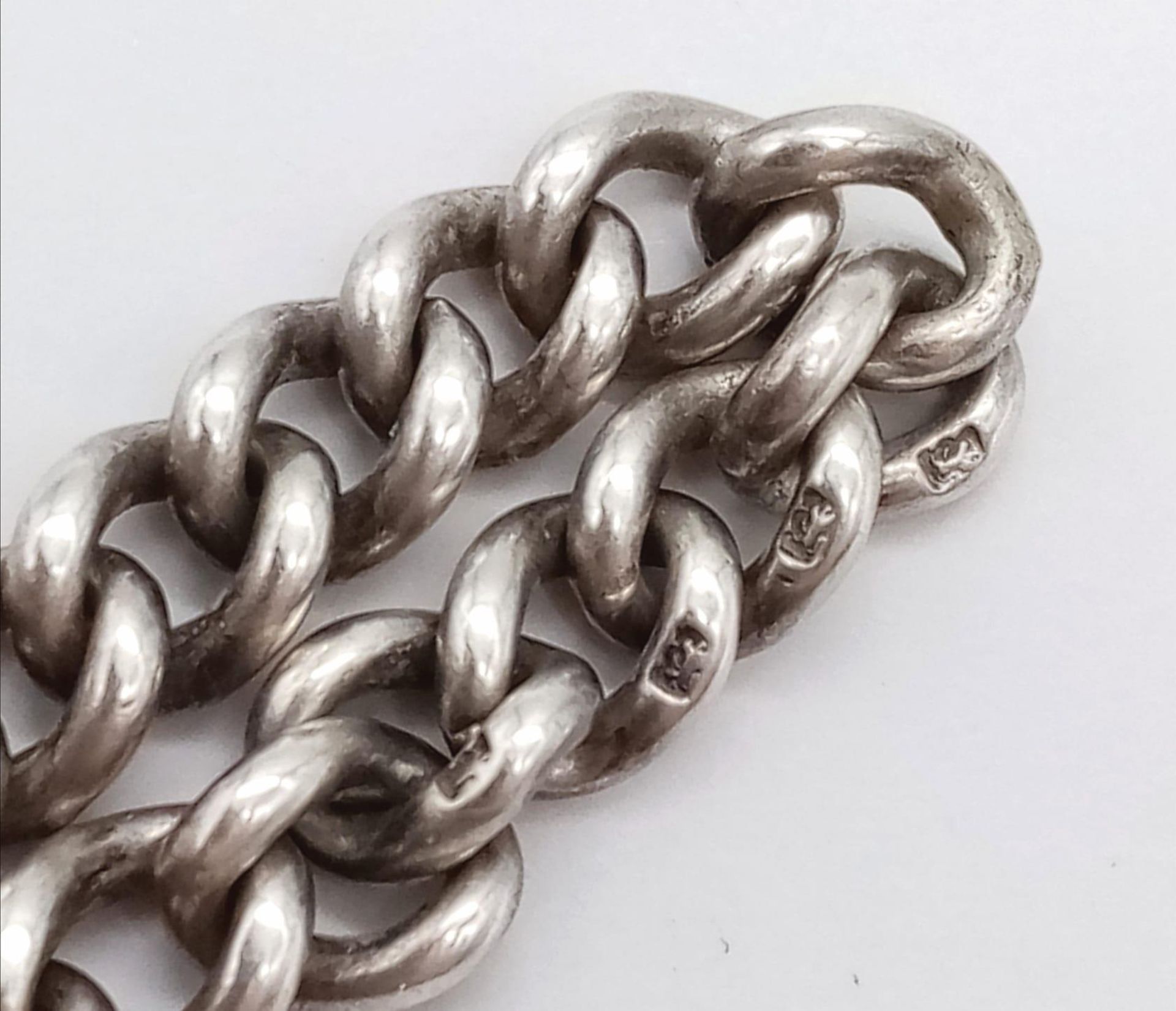 A Heavy Vintage Hallmarked Silver Albert Chain. 38cm Length. All links and Clasped Stamped. 35.71 - Bild 6 aus 7