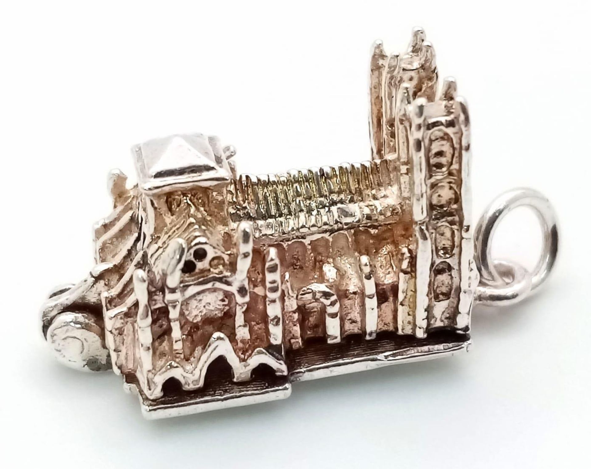 STERLING SILVER WESTMINSTER ABBEY CHARM WHICH OPENS TO REVEAL A BIBLE, WEIGHT 6G - Bild 3 aus 10