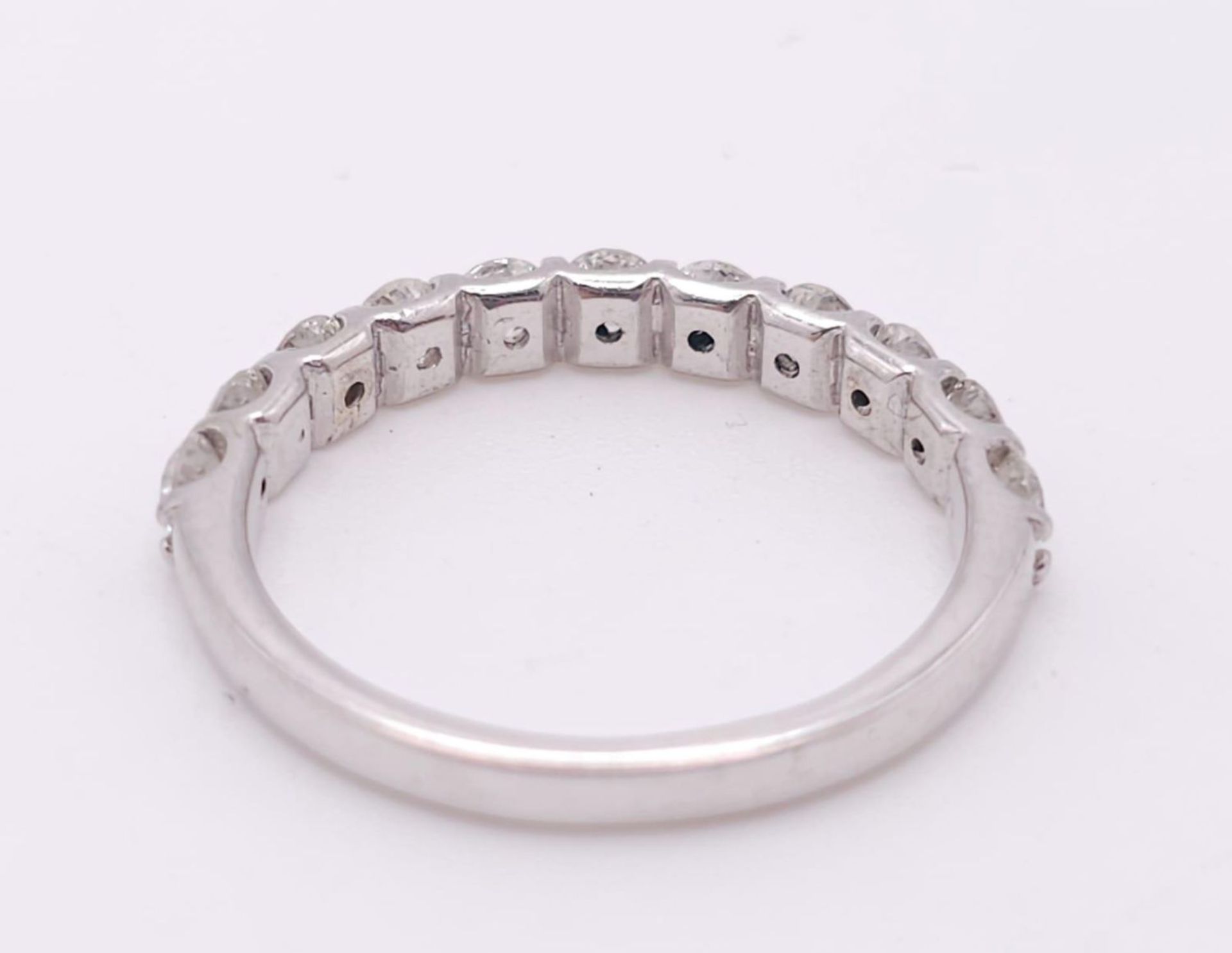 An 18 K white gold half eternity ring with good quality brilliant cut diamonds. Size: O, weight: 2.9 - Image 9 of 10