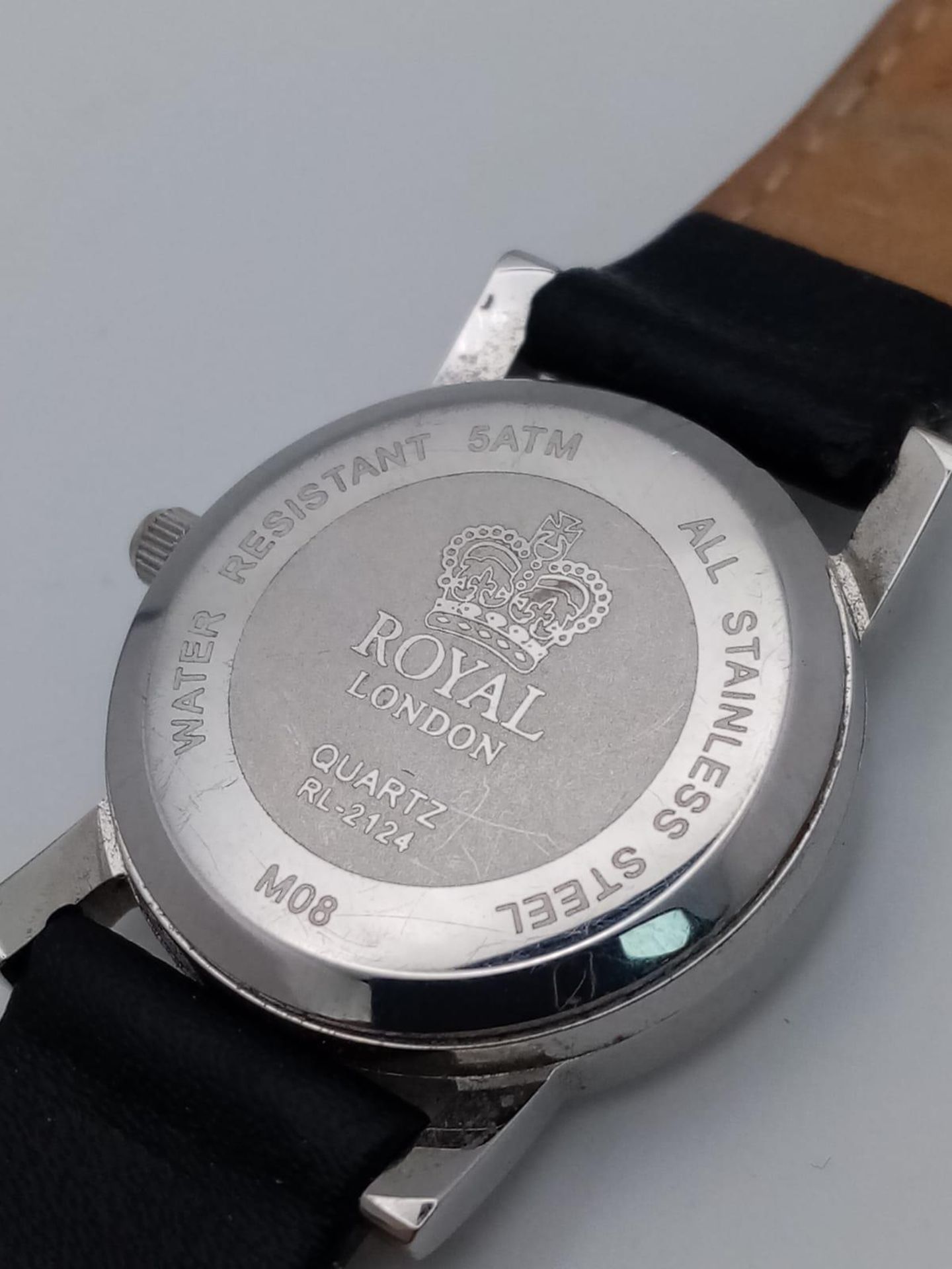 A Ladies Royal London Quartz Watch. Black leather strap. Stainless steel case - 25mm. White dial - Bild 6 aus 7