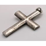 A large vintage silver cross pendant. Total weight 8.1G. 3.3X4.5 cm