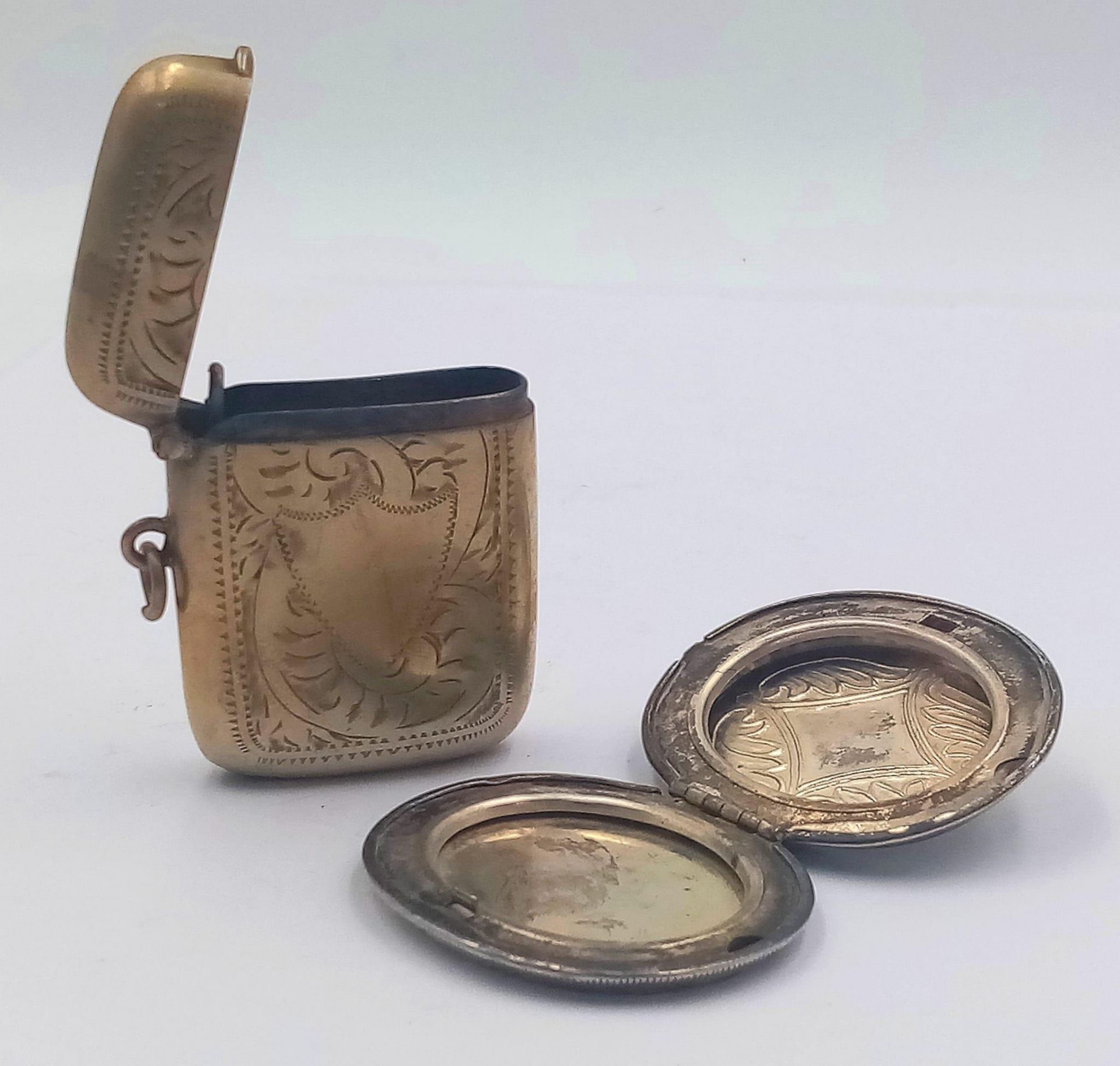 Two Antique Pieces Comprising; 1) A Scroll Detail Vesta Case & An Art Deco Design Porcelain Oval - Bild 4 aus 5
