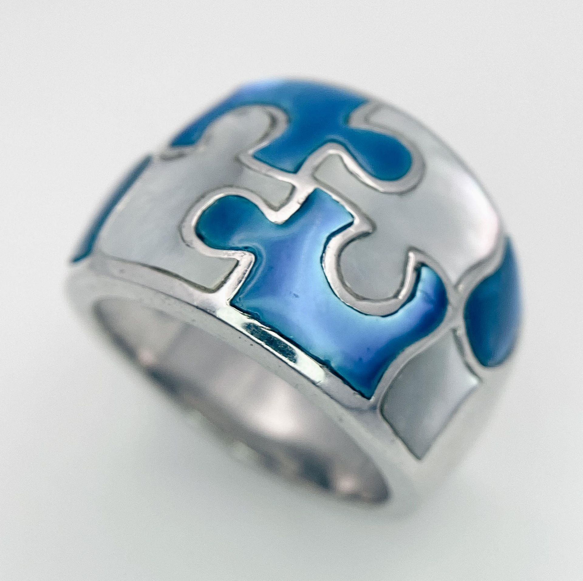 A Sterling Silver Jigsaw Design Stone Set Ring. Size Q, 14.6g total weight. Ref: 8272 - Image 3 of 5