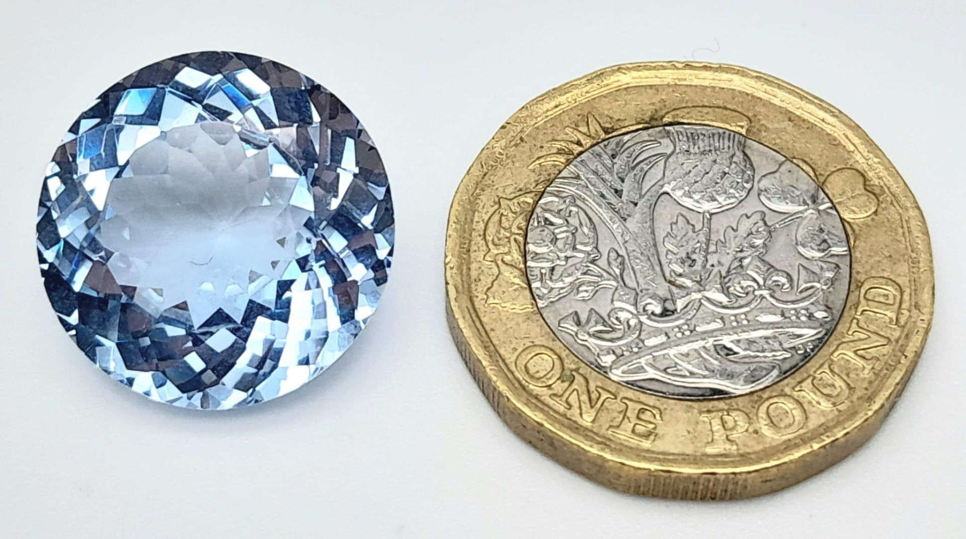 A 16ct Sumptuous Aqua Marine Coloured Gemstone. Round cut. No certificate so as found. - Bild 5 aus 5